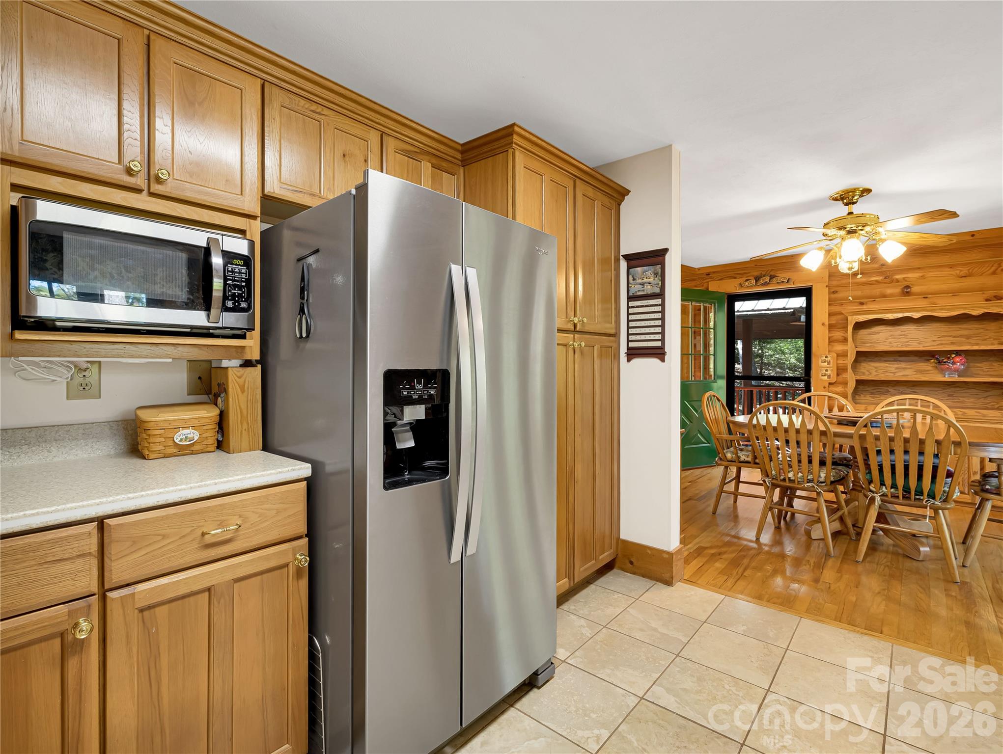 212 Glen Echo Circle — Saluda