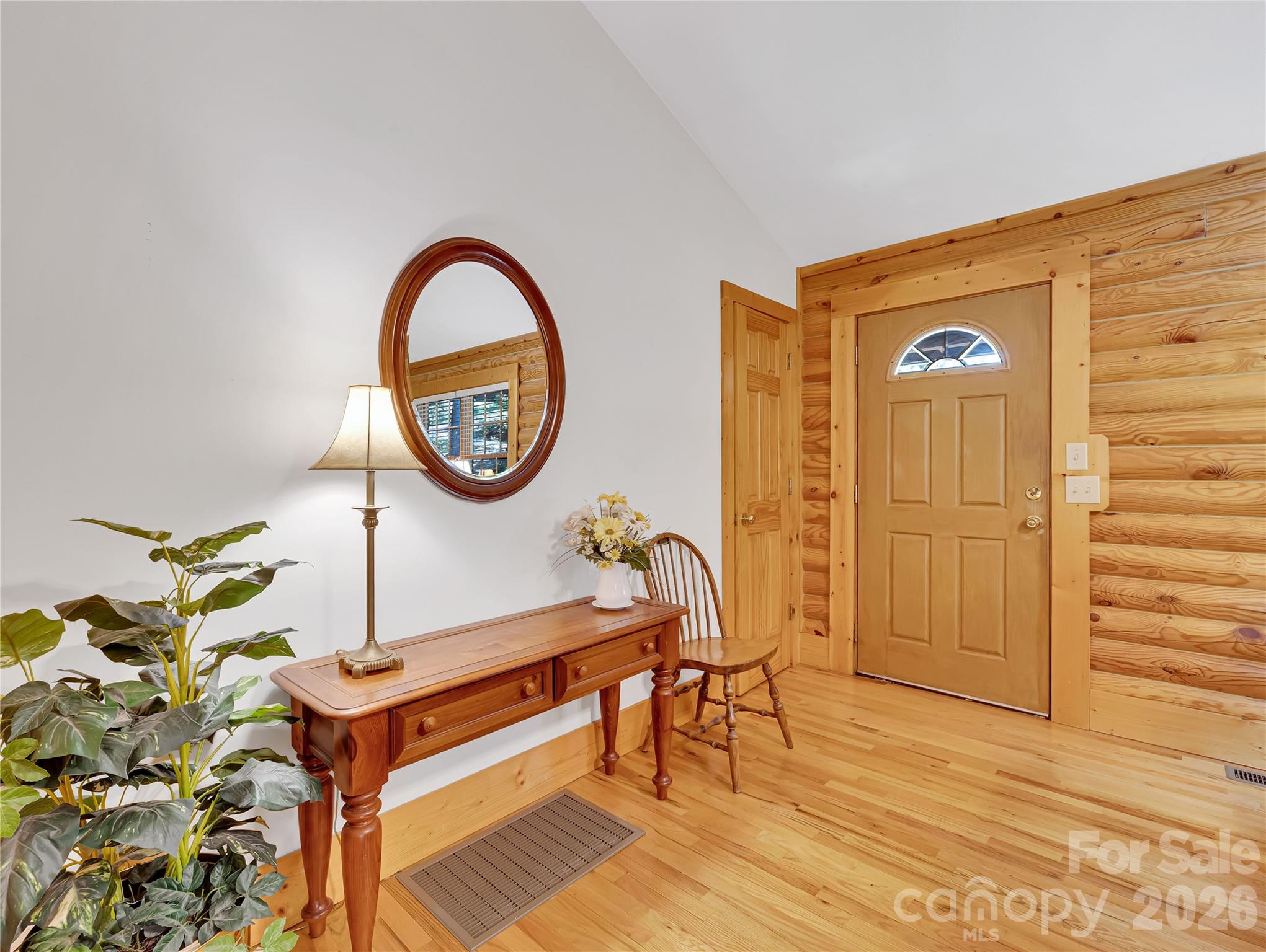 212 Glen Echo Circle — Saluda