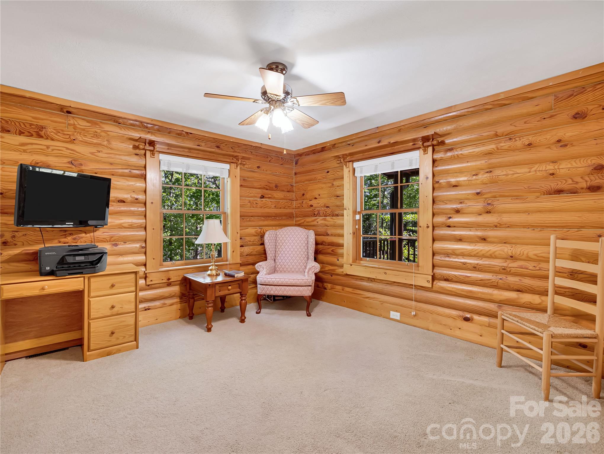 212 Glen Echo Circle — Saluda