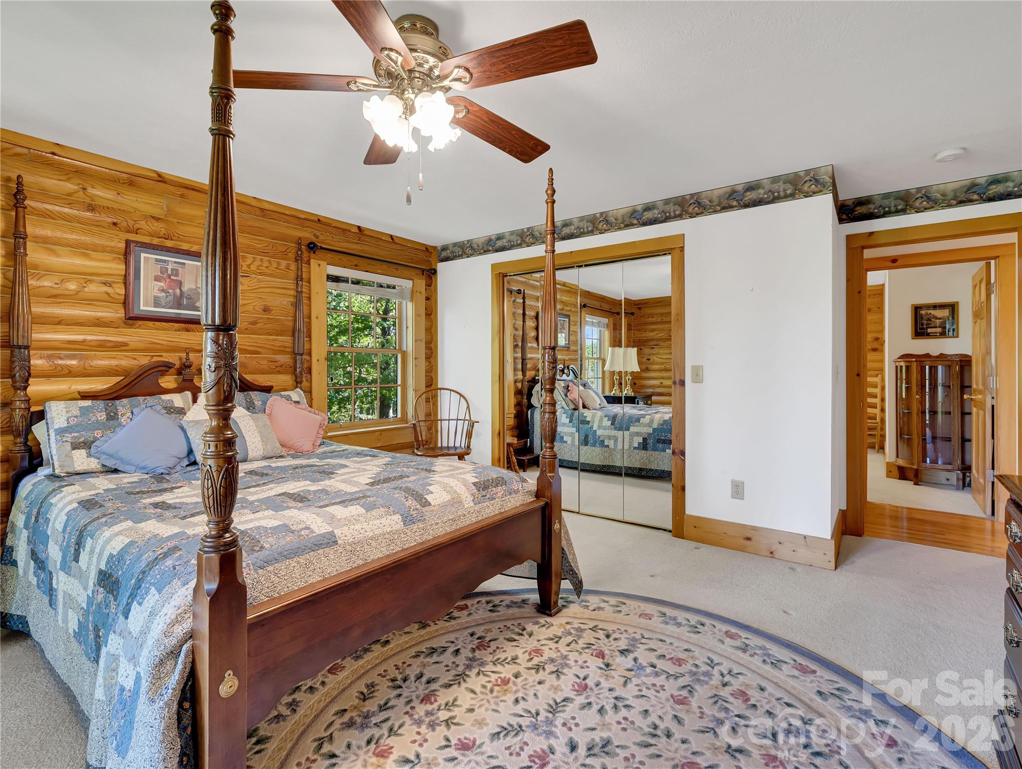 212 Glen Echo Circle — Saluda