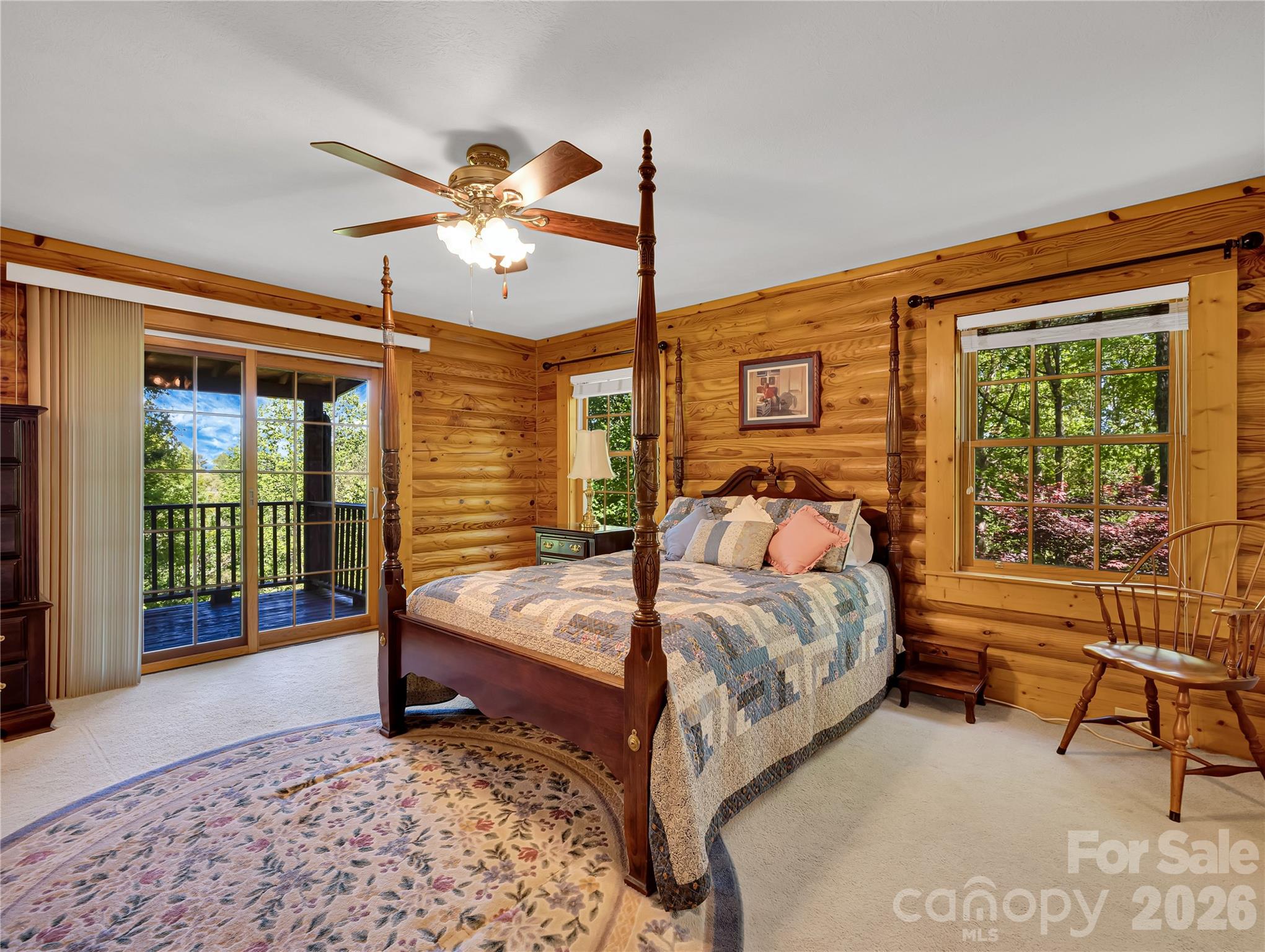 212 Glen Echo Circle — Saluda