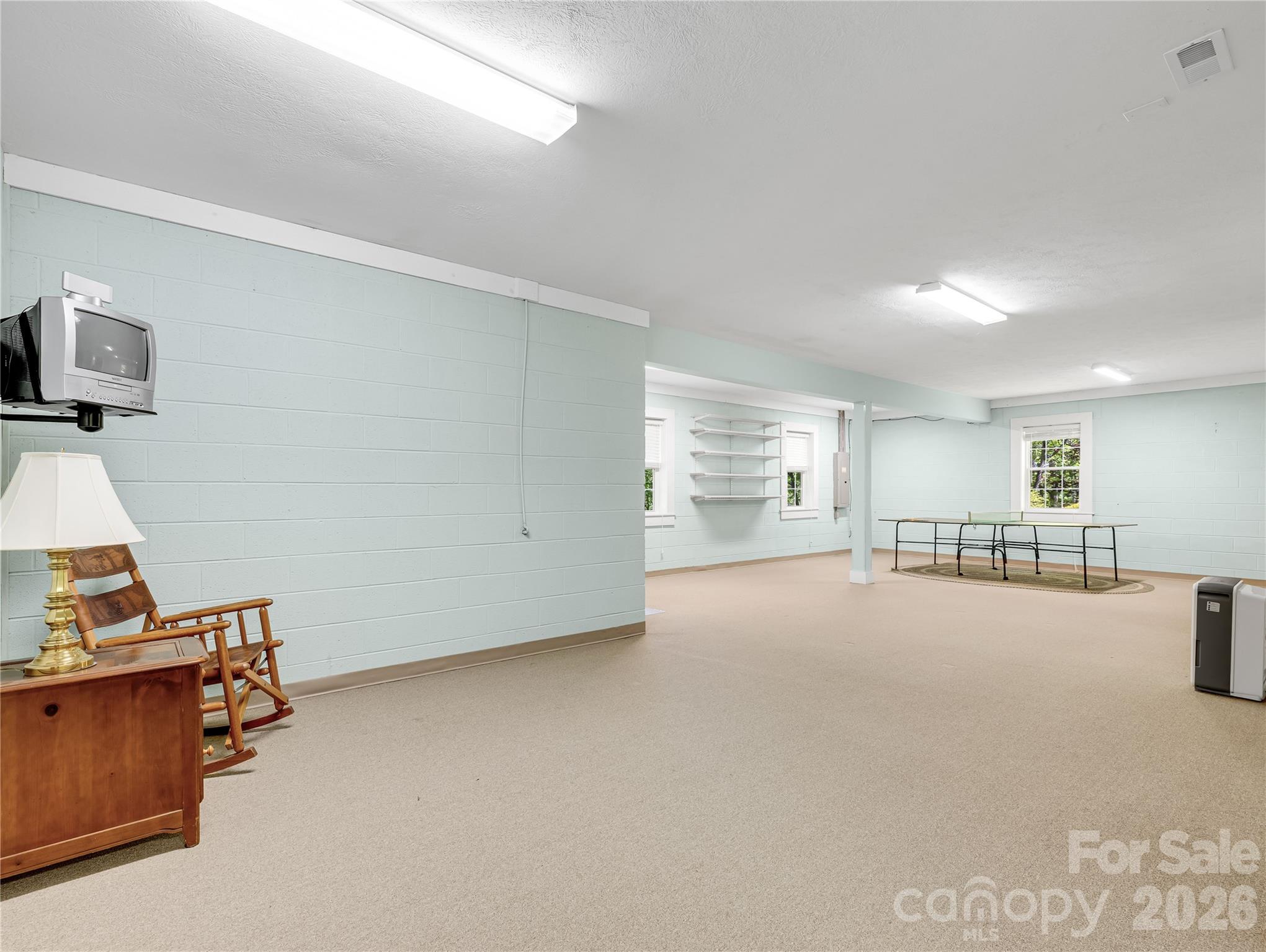 212 Glen Echo Circle — Saluda