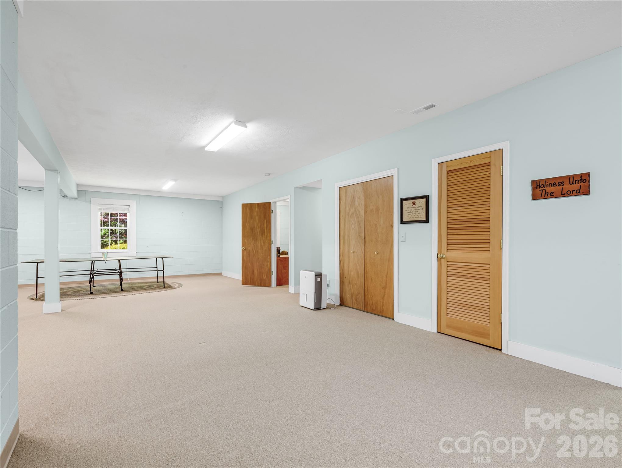 212 Glen Echo Circle — Saluda