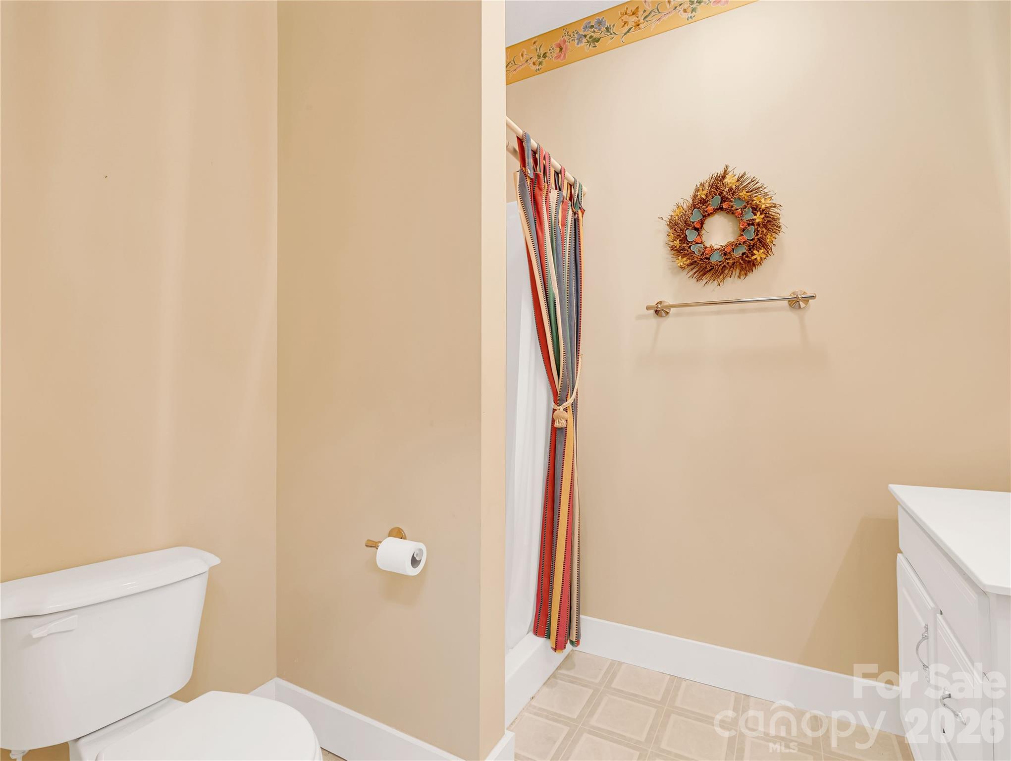 212 Glen Echo Circle — Saluda