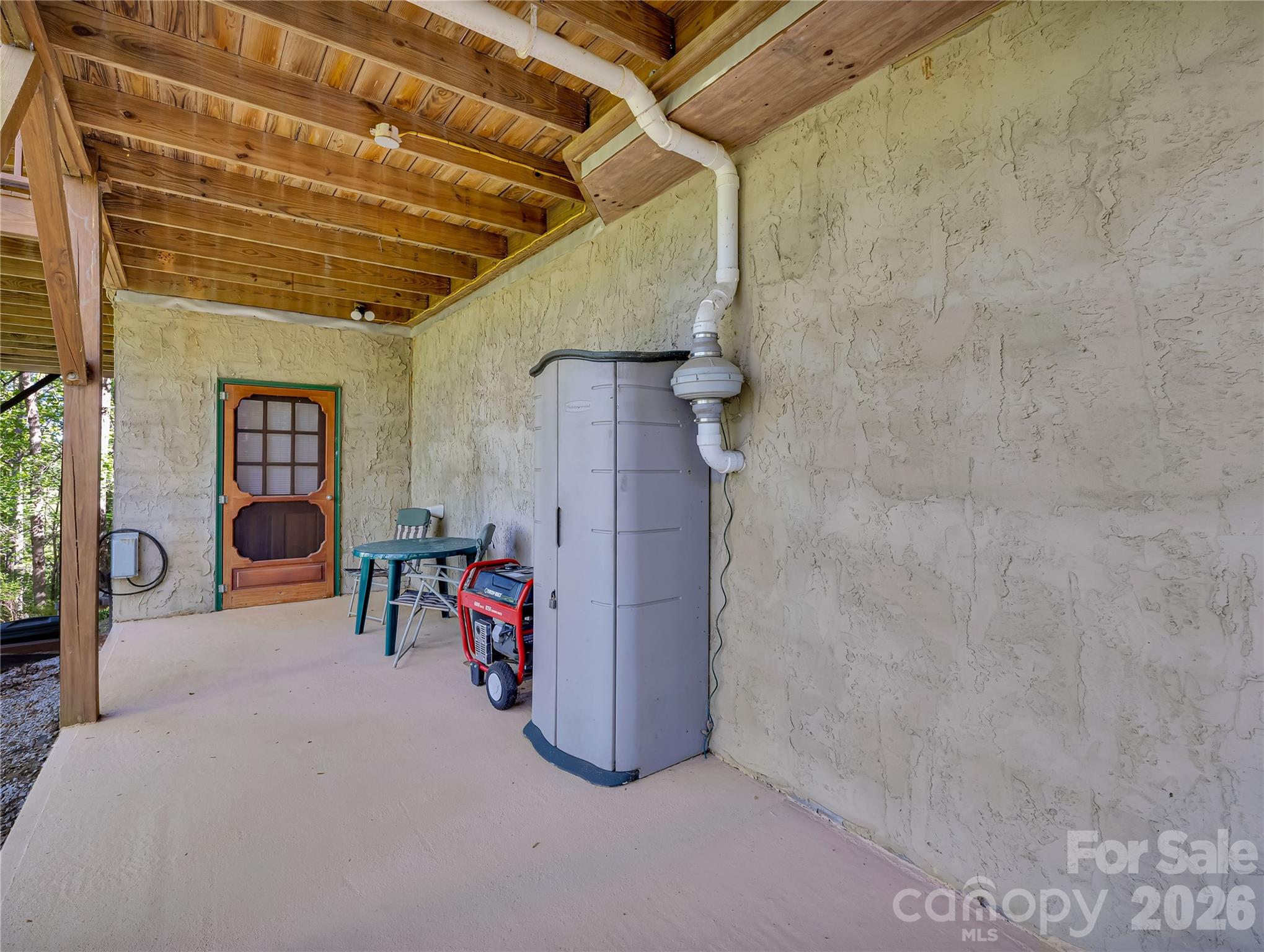 212 Glen Echo Circle — Saluda