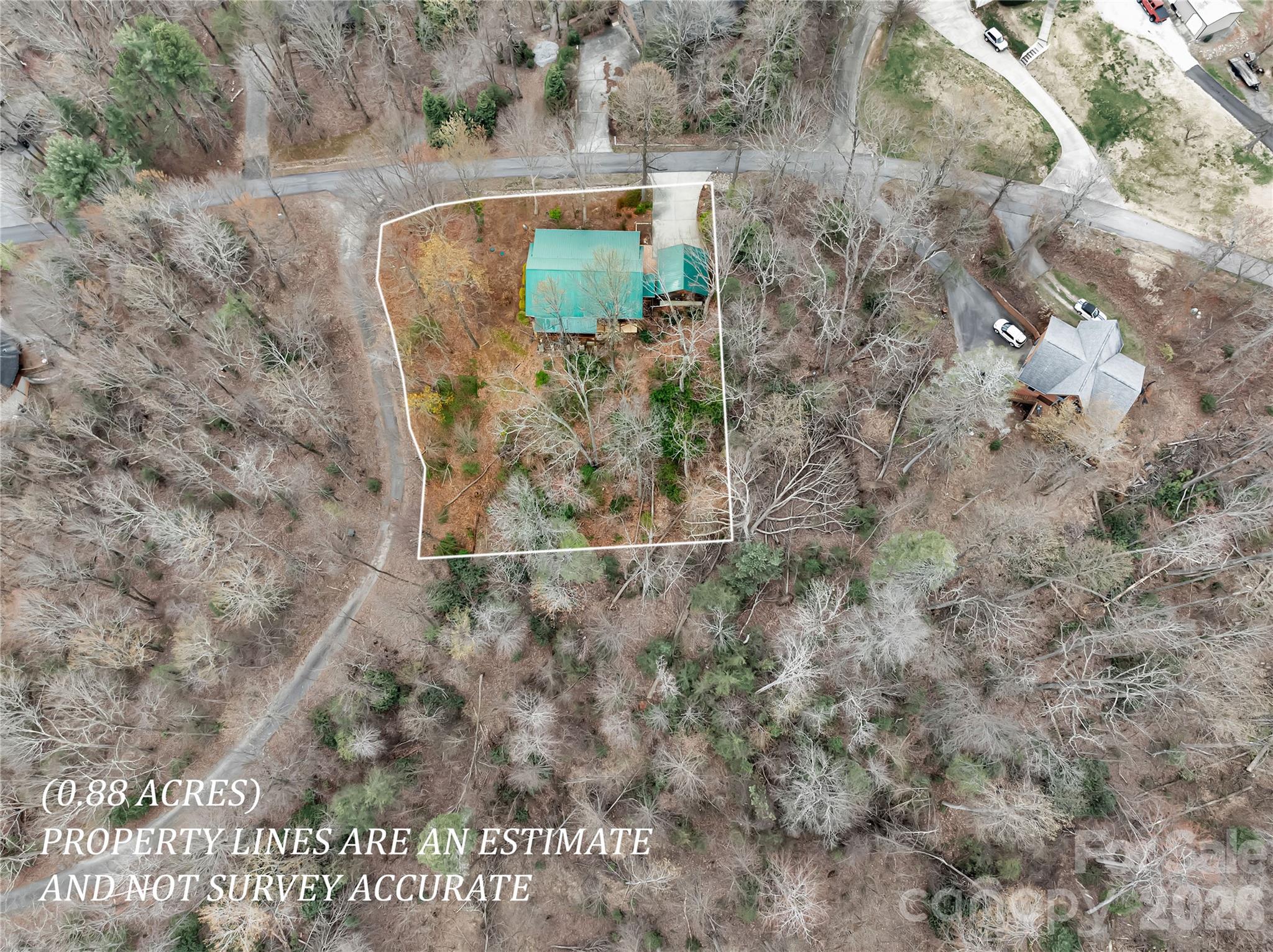 212 Glen Echo Circle — Saluda