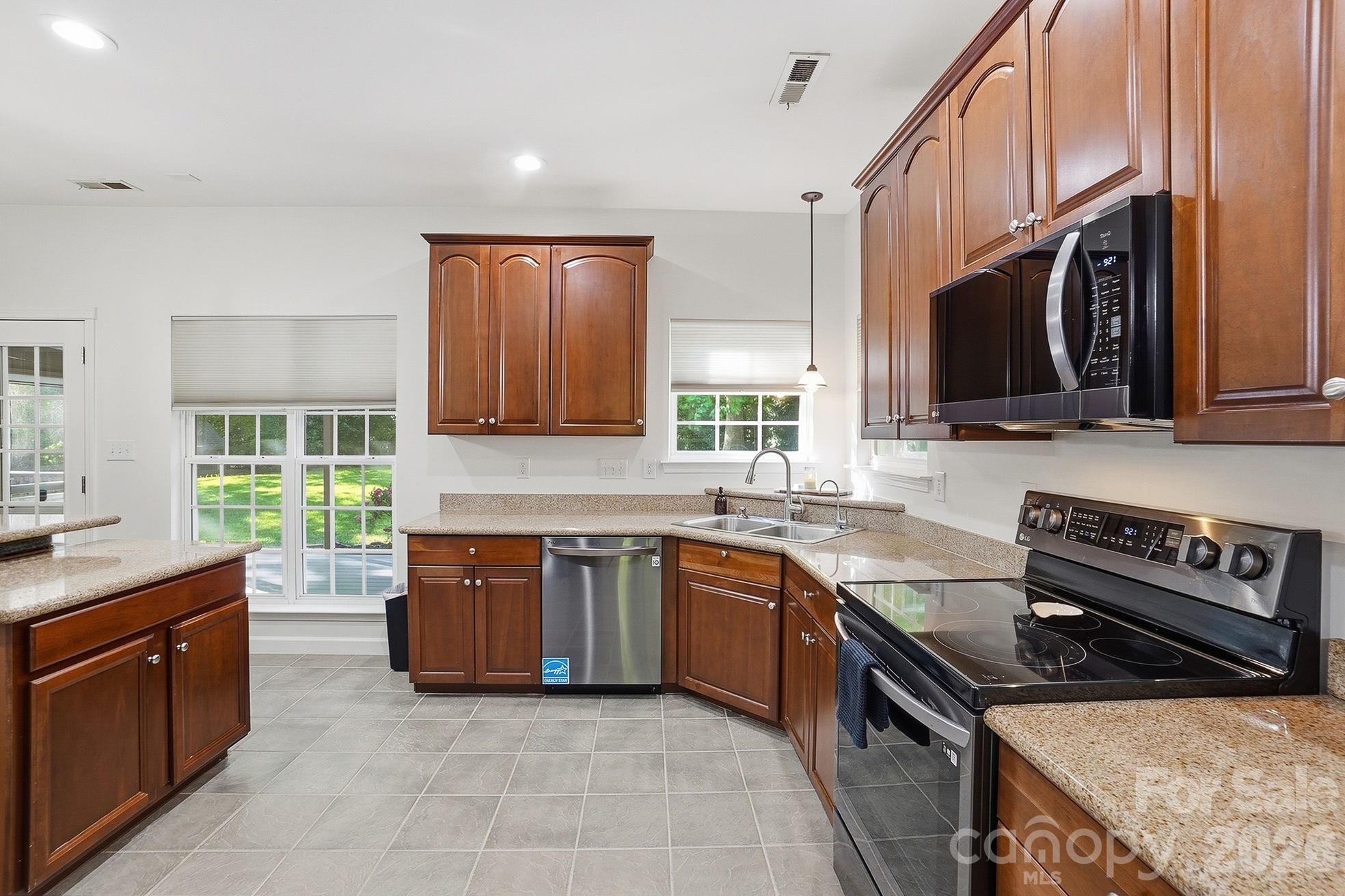 734 Lynnwood Farms Drive — Fort Mill