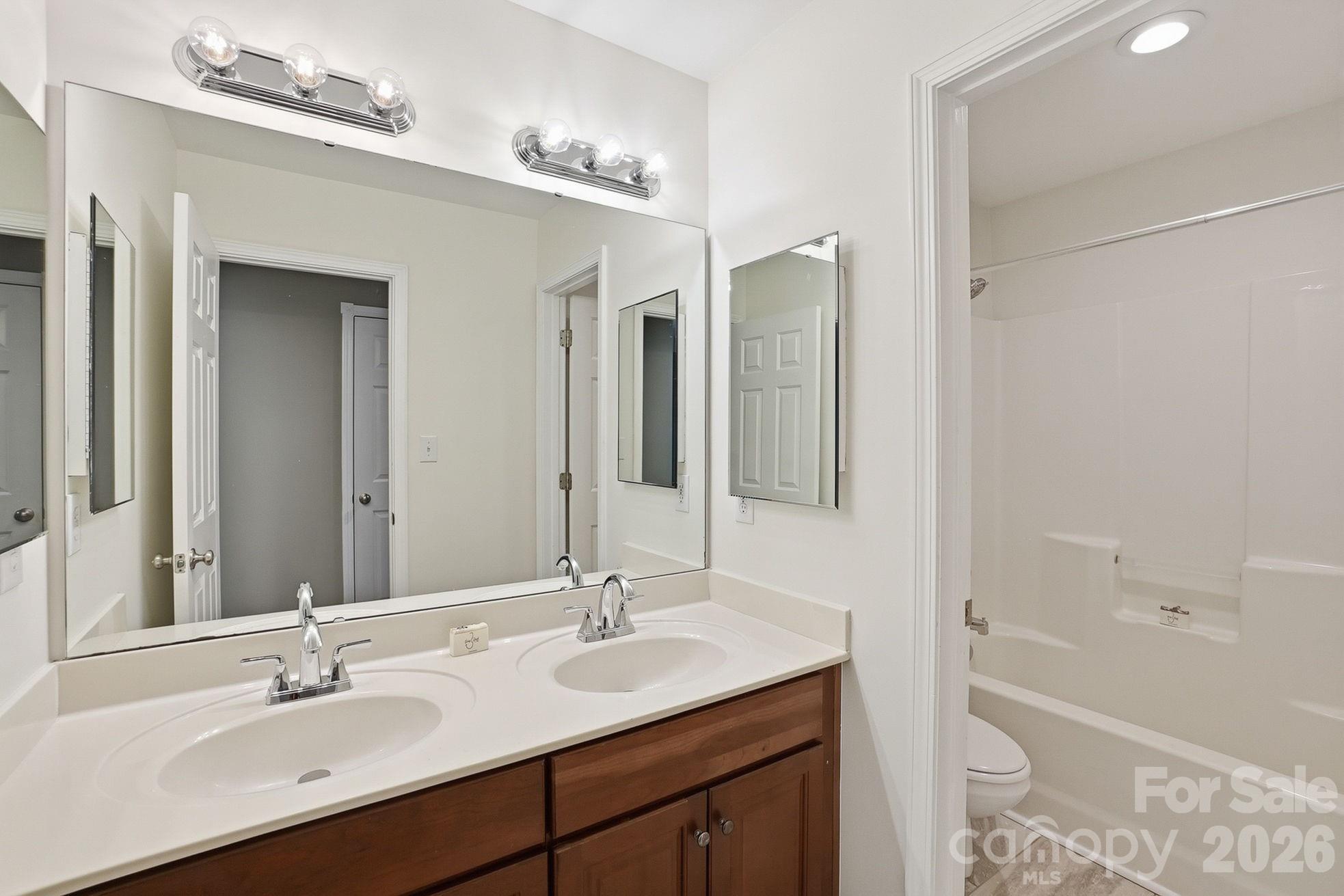 734 Lynnwood Farms Drive — Fort Mill