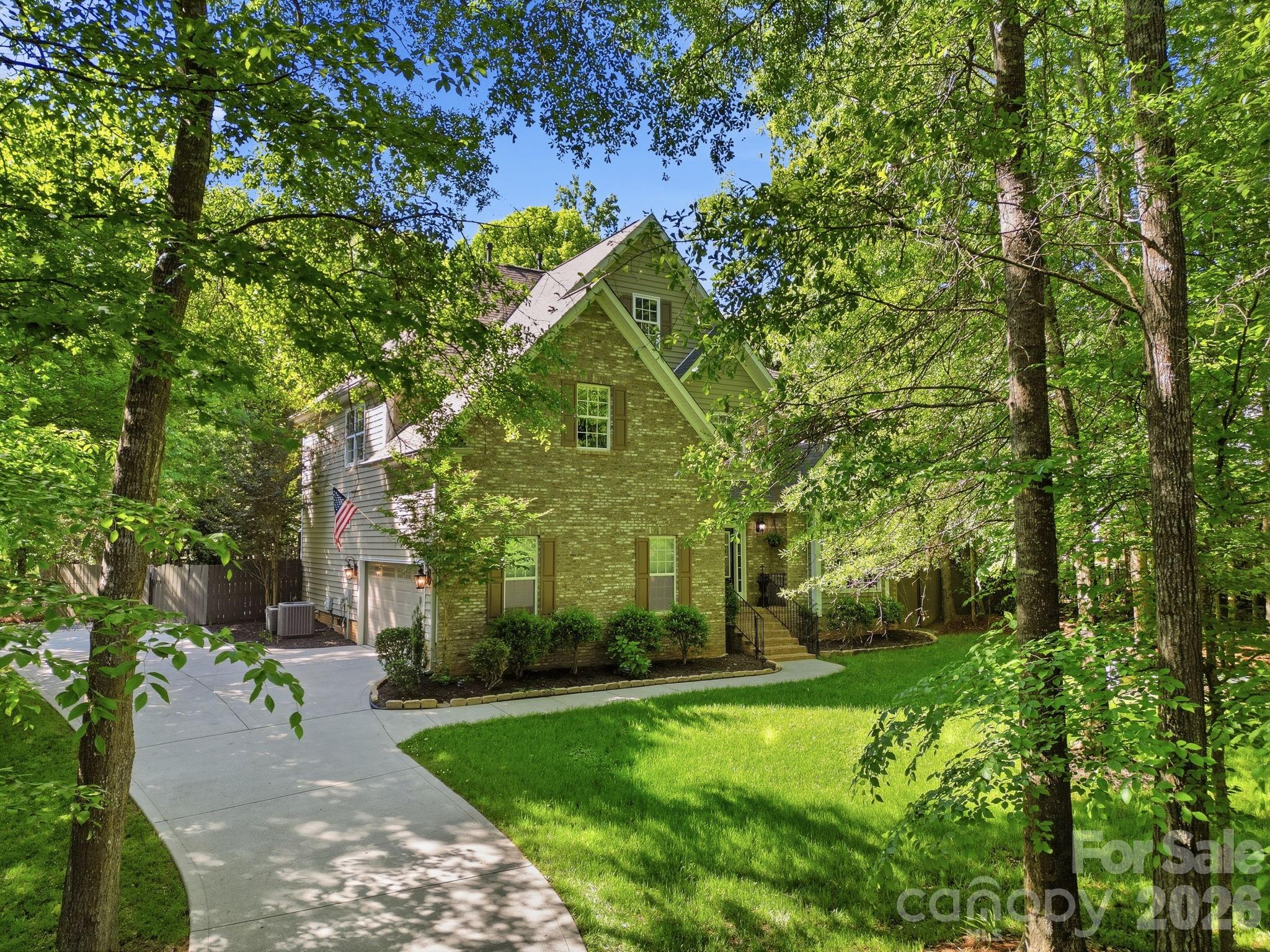 734 Lynnwood Farms Drive — Fort Mill