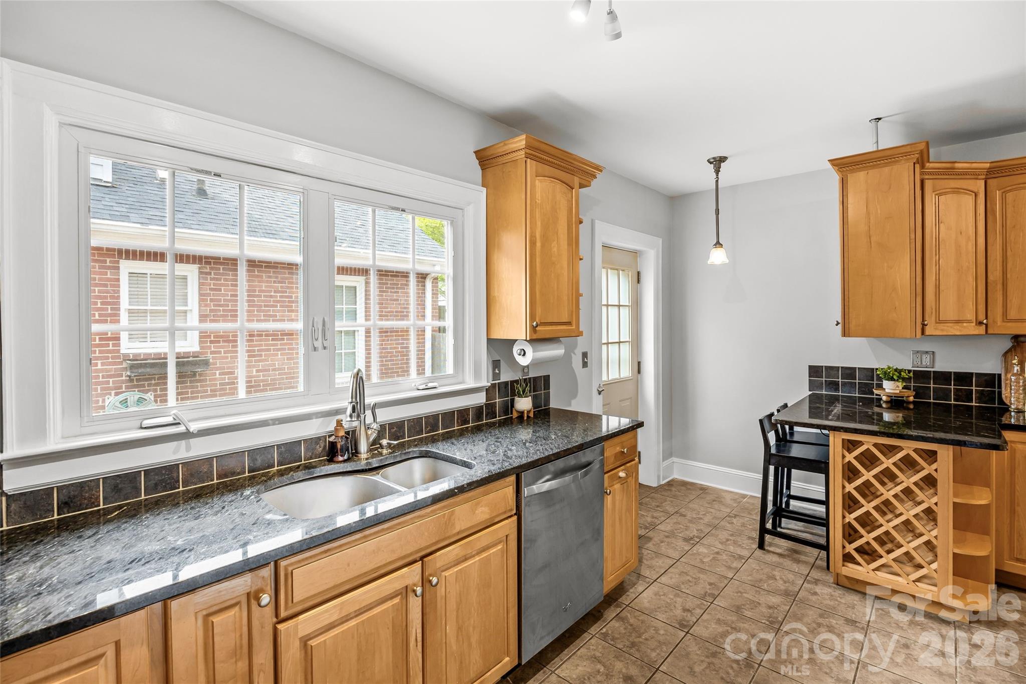 2137 Shenandoah Avenue — Charlotte