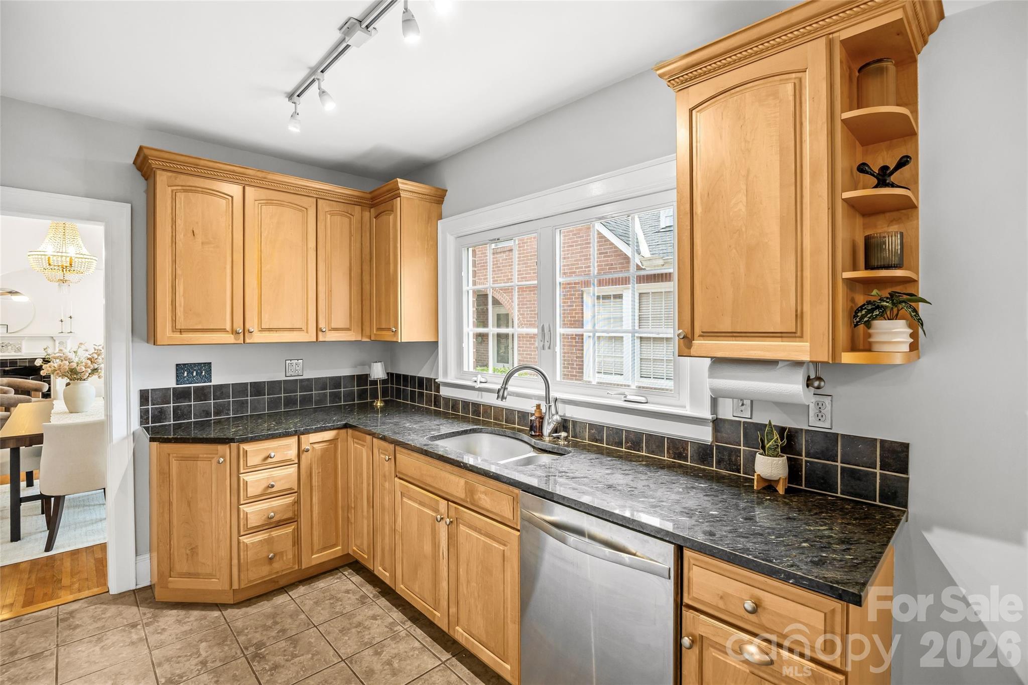 2137 Shenandoah Avenue — Charlotte