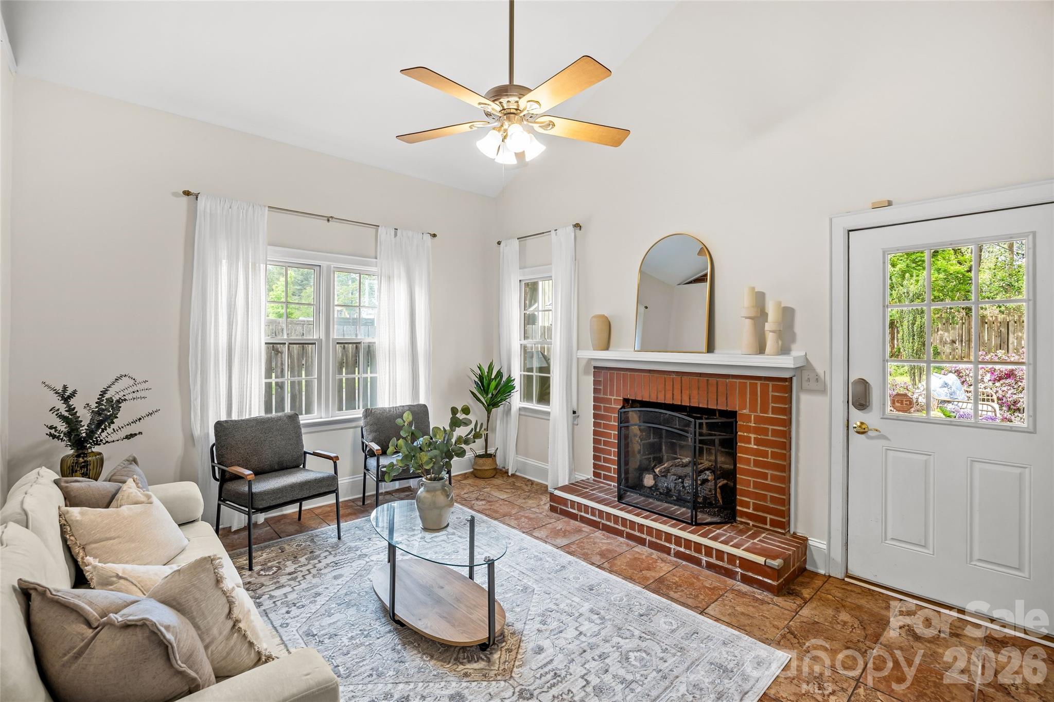 2137 Shenandoah Avenue — Charlotte
