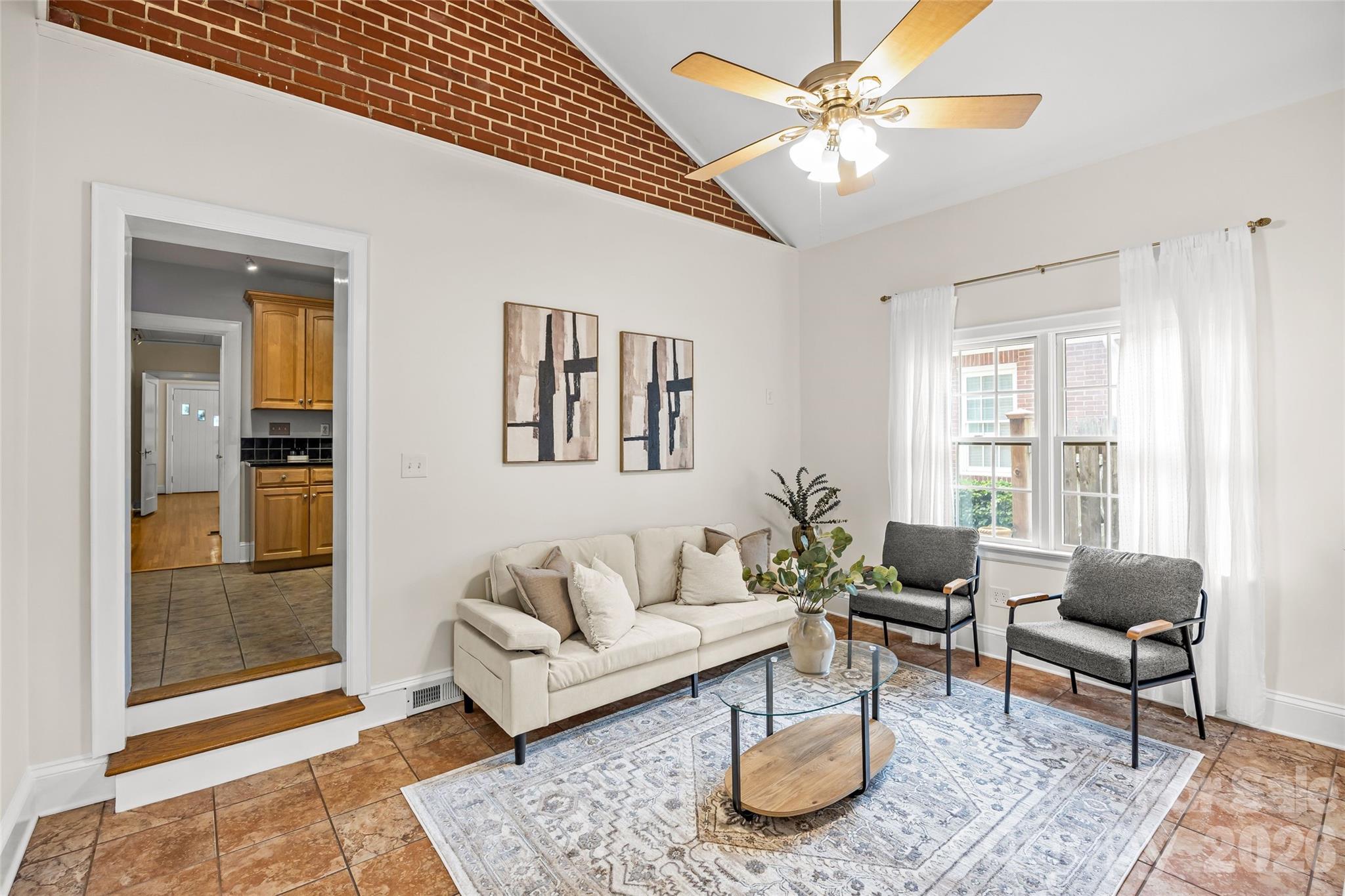 2137 Shenandoah Avenue — Charlotte