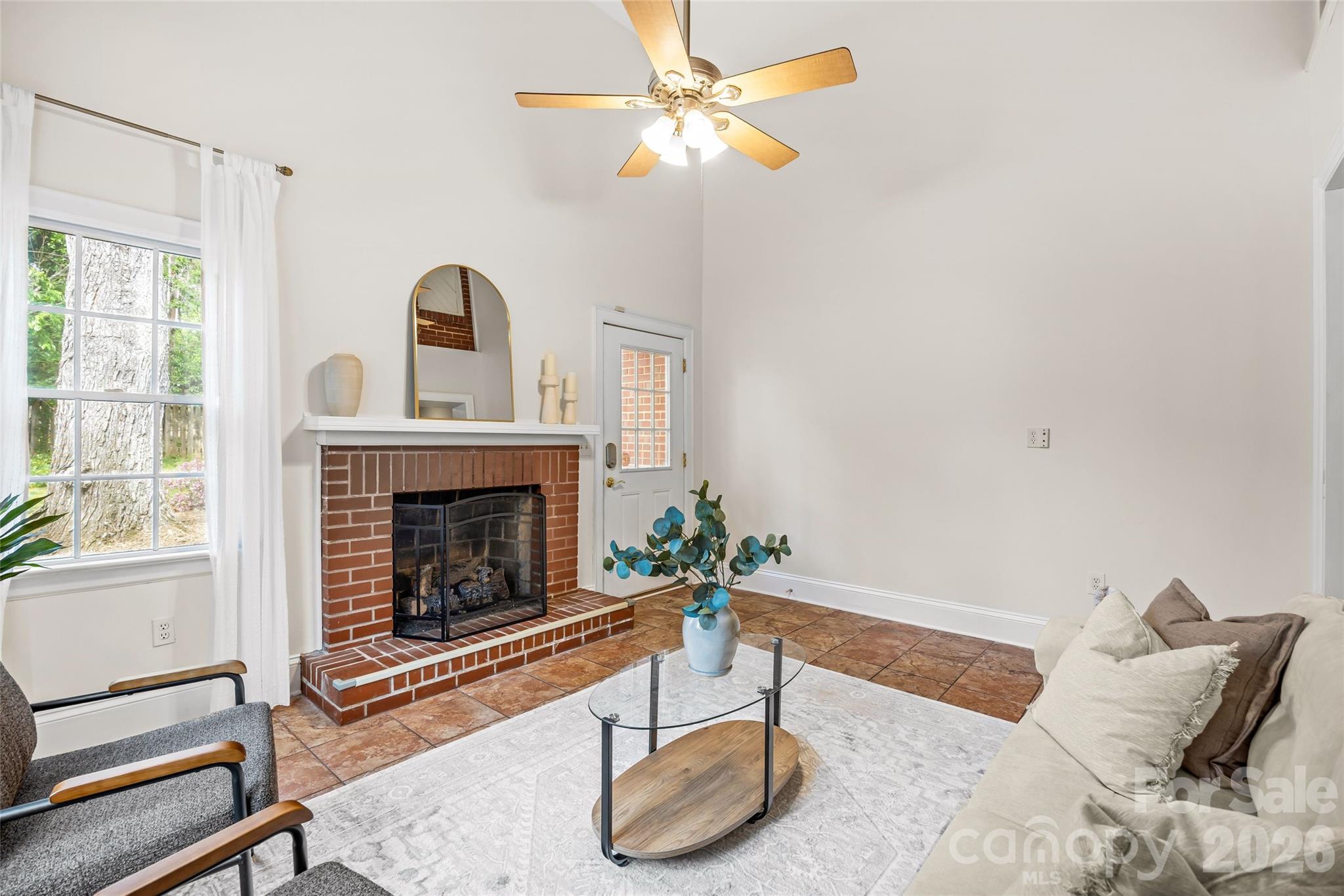 2137 Shenandoah Avenue — Charlotte