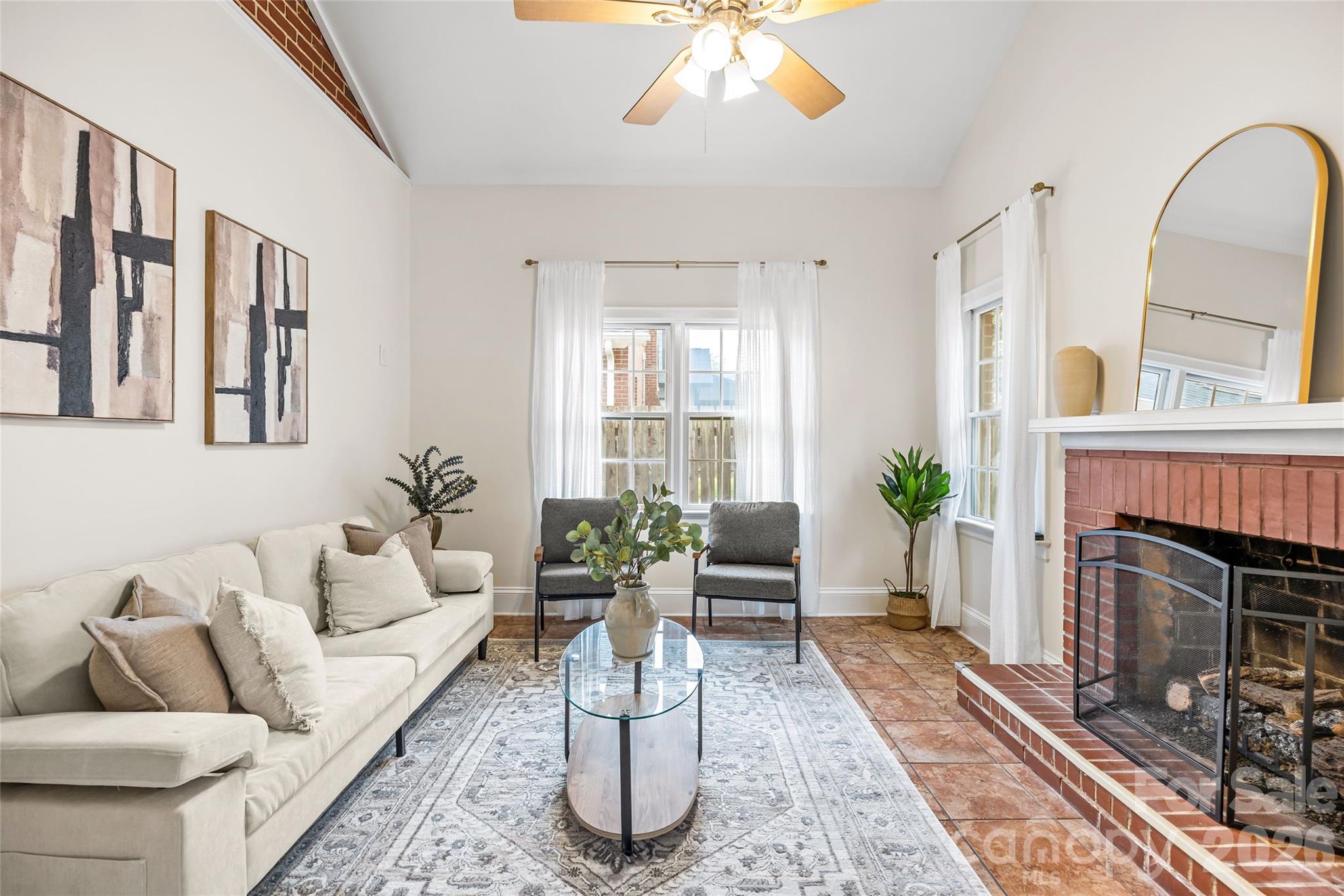 2137 Shenandoah Avenue — Charlotte