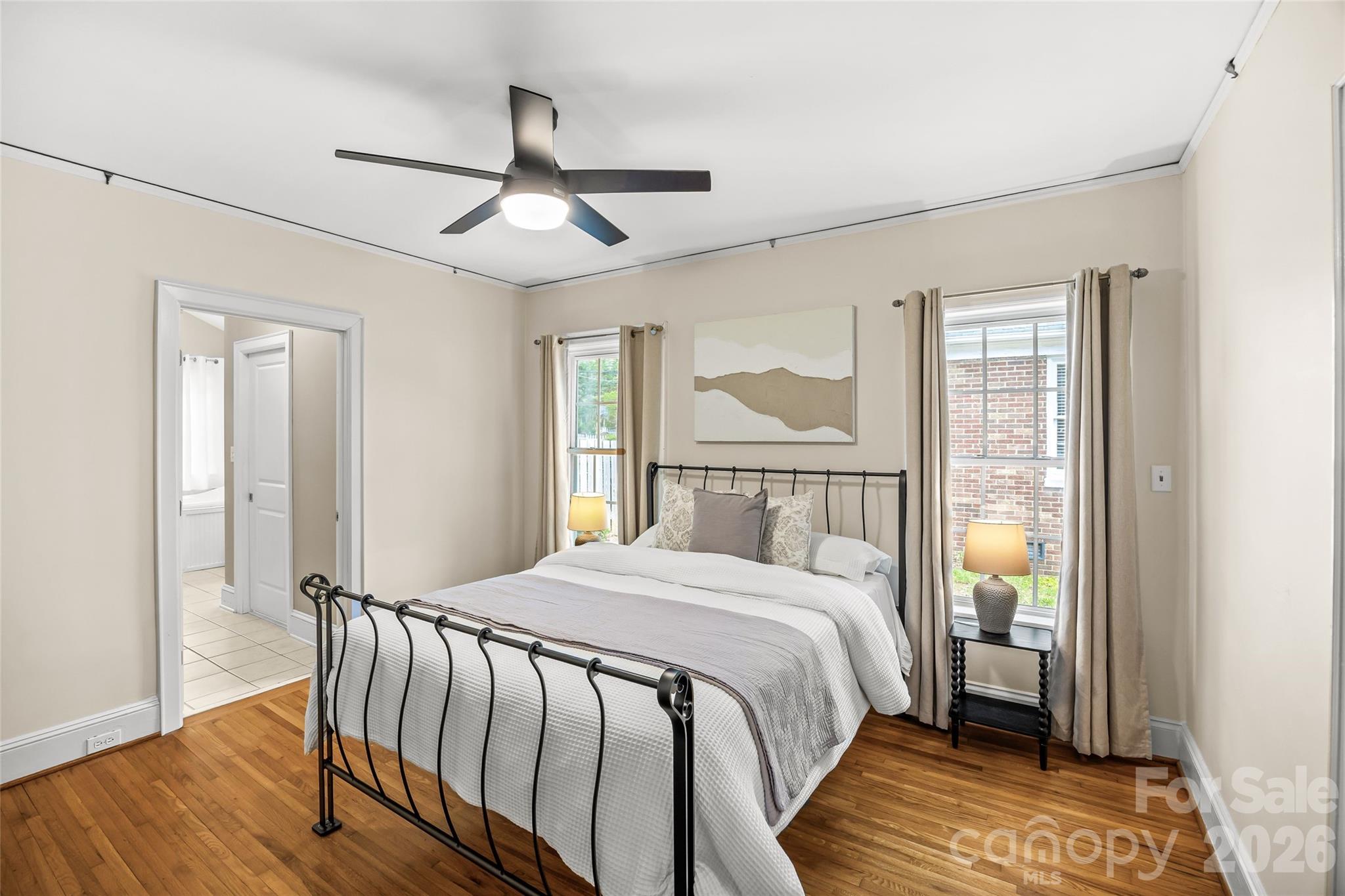 2137 Shenandoah Avenue — Charlotte