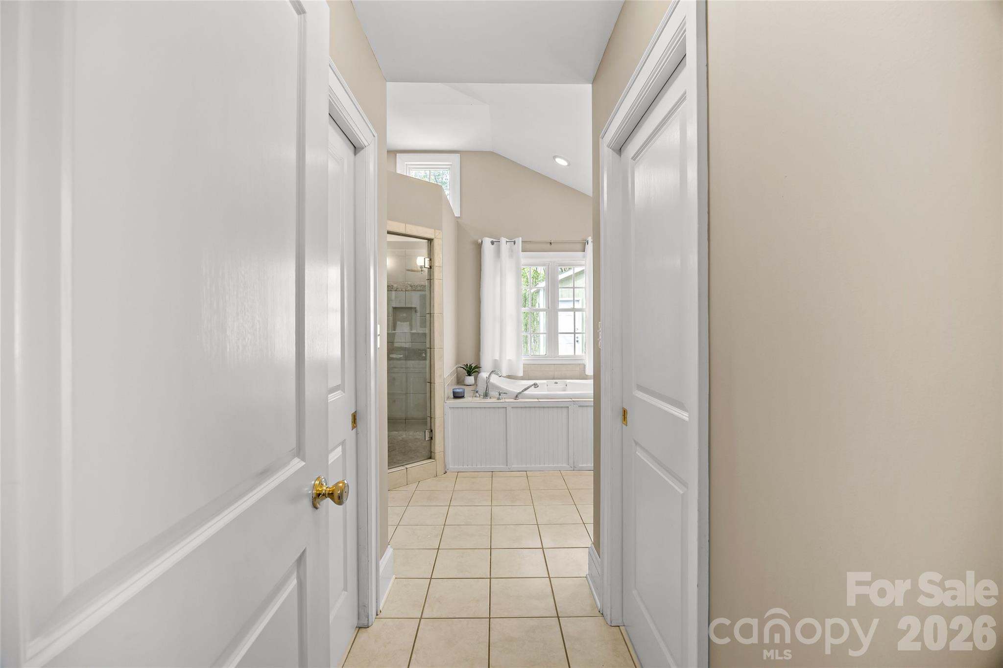 2137 Shenandoah Avenue — Charlotte