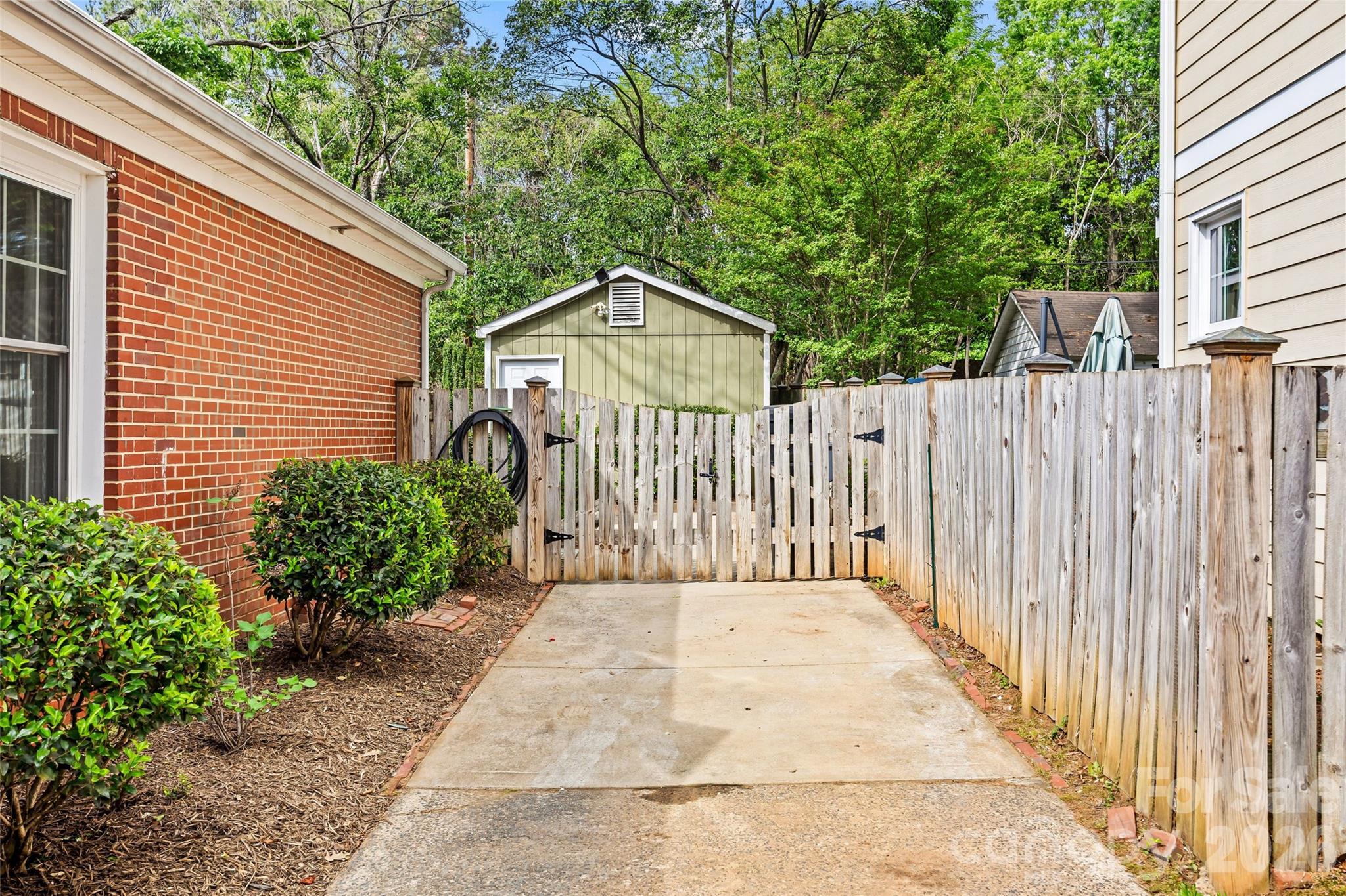 2137 Shenandoah Avenue — Charlotte