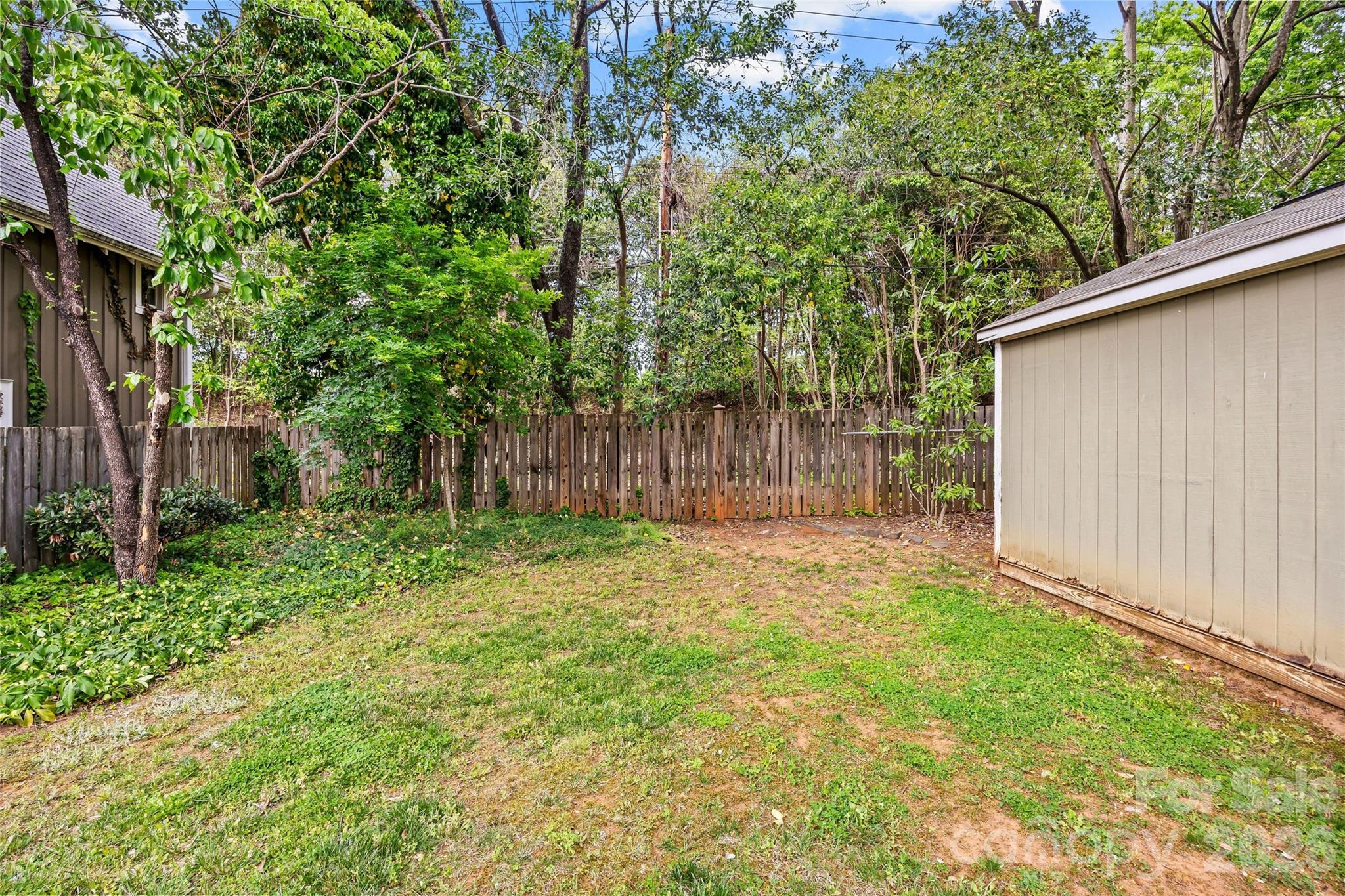 2137 Shenandoah Avenue — Charlotte
