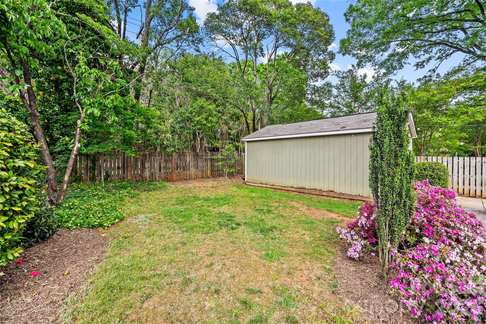 2137 Shenandoah Avenue — Charlotte