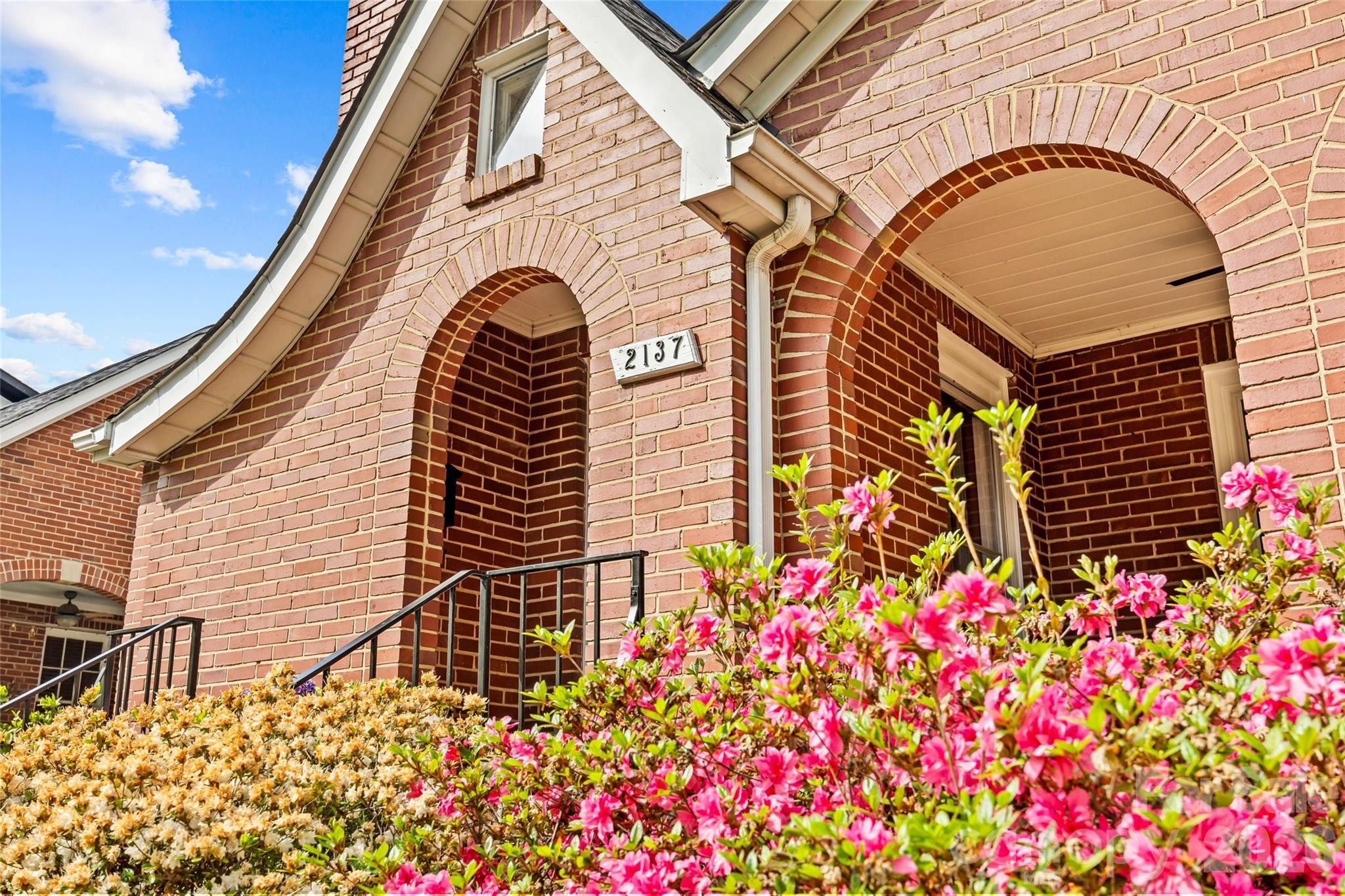 2137 Shenandoah Avenue — Charlotte