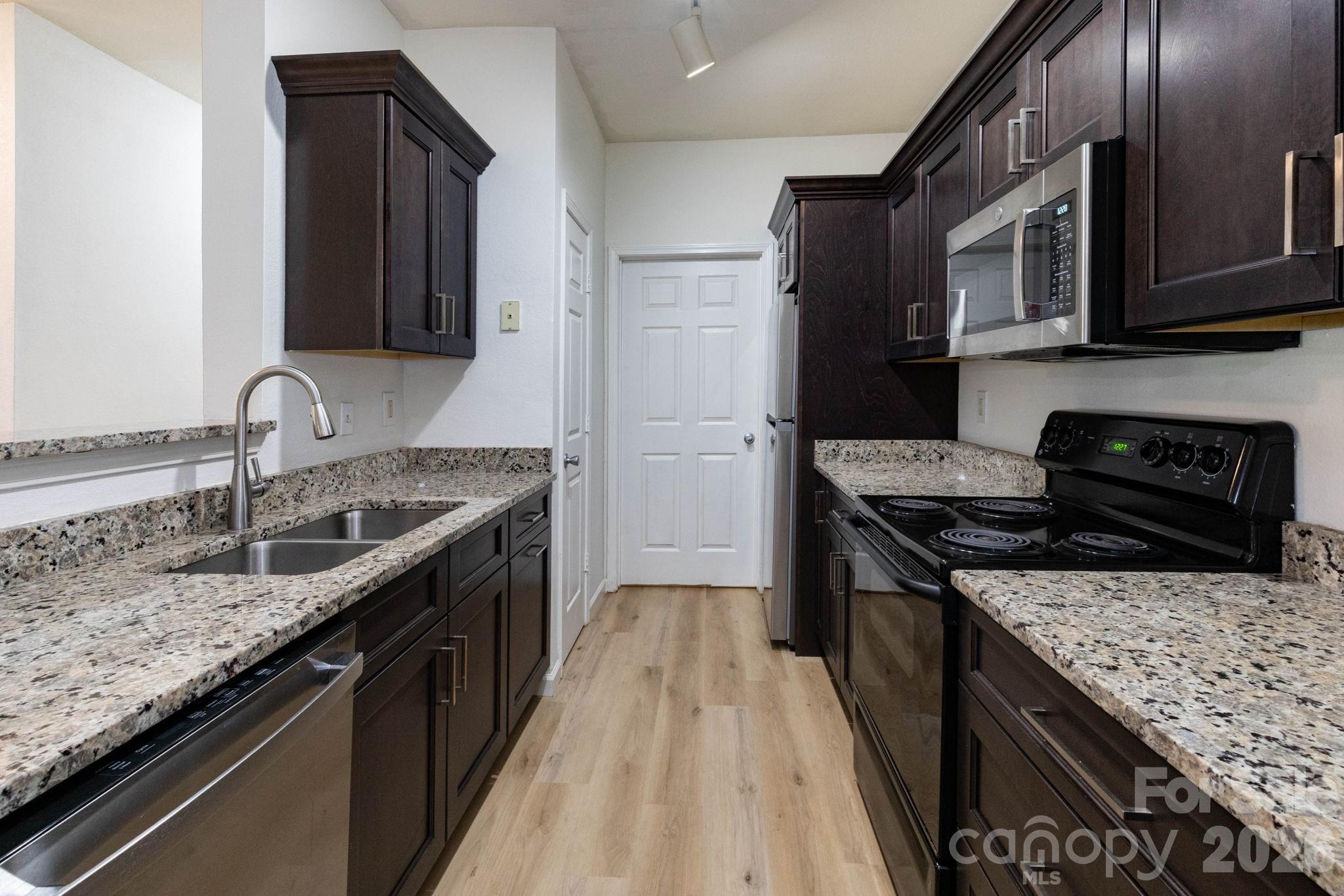 400 Vista Lake Drive #002 — Candler