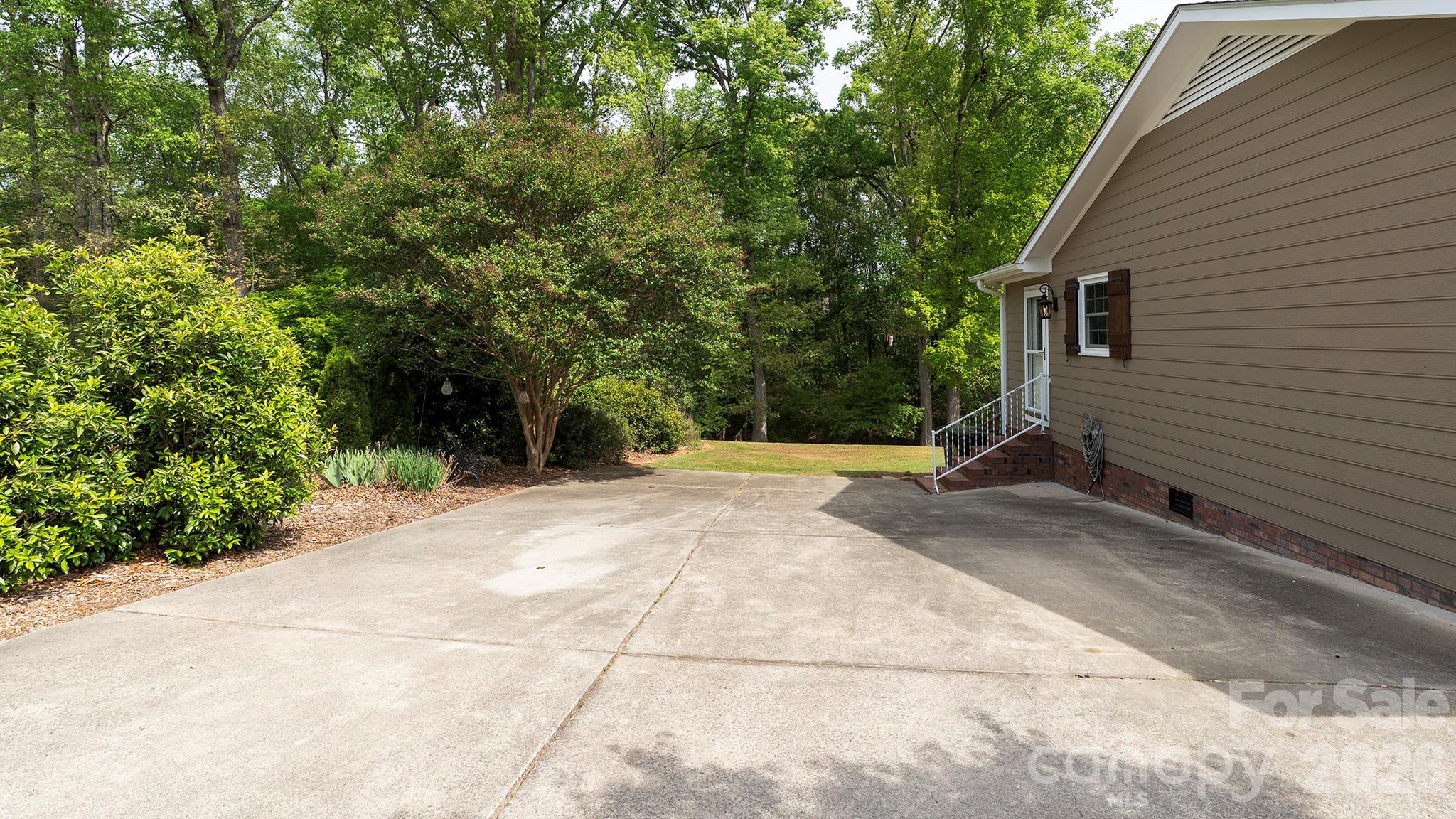2322 Bearskin Lane — Monroe