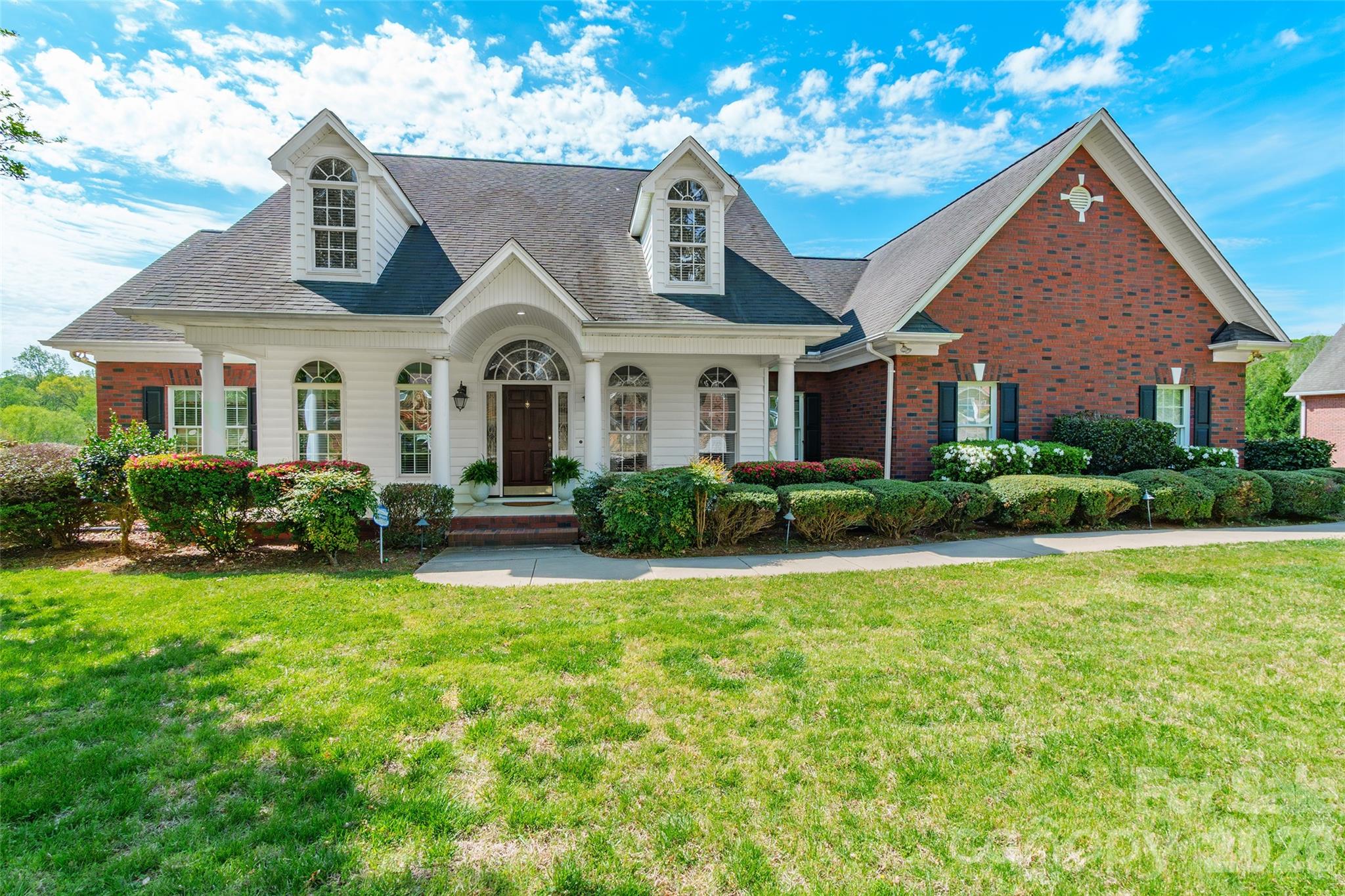122 Upper Oak Drive — Statesville