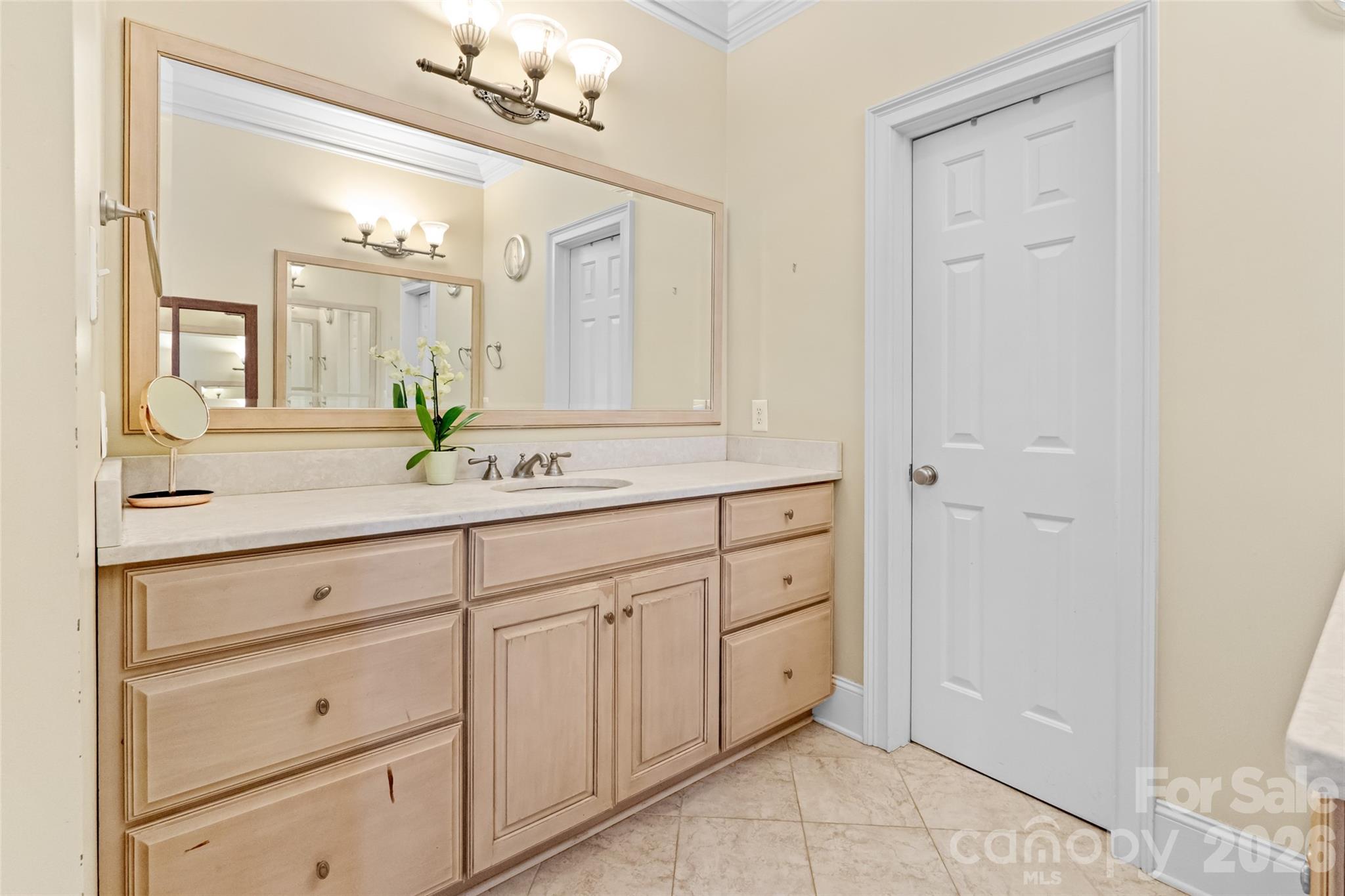 122 Upper Oak Drive — Statesville