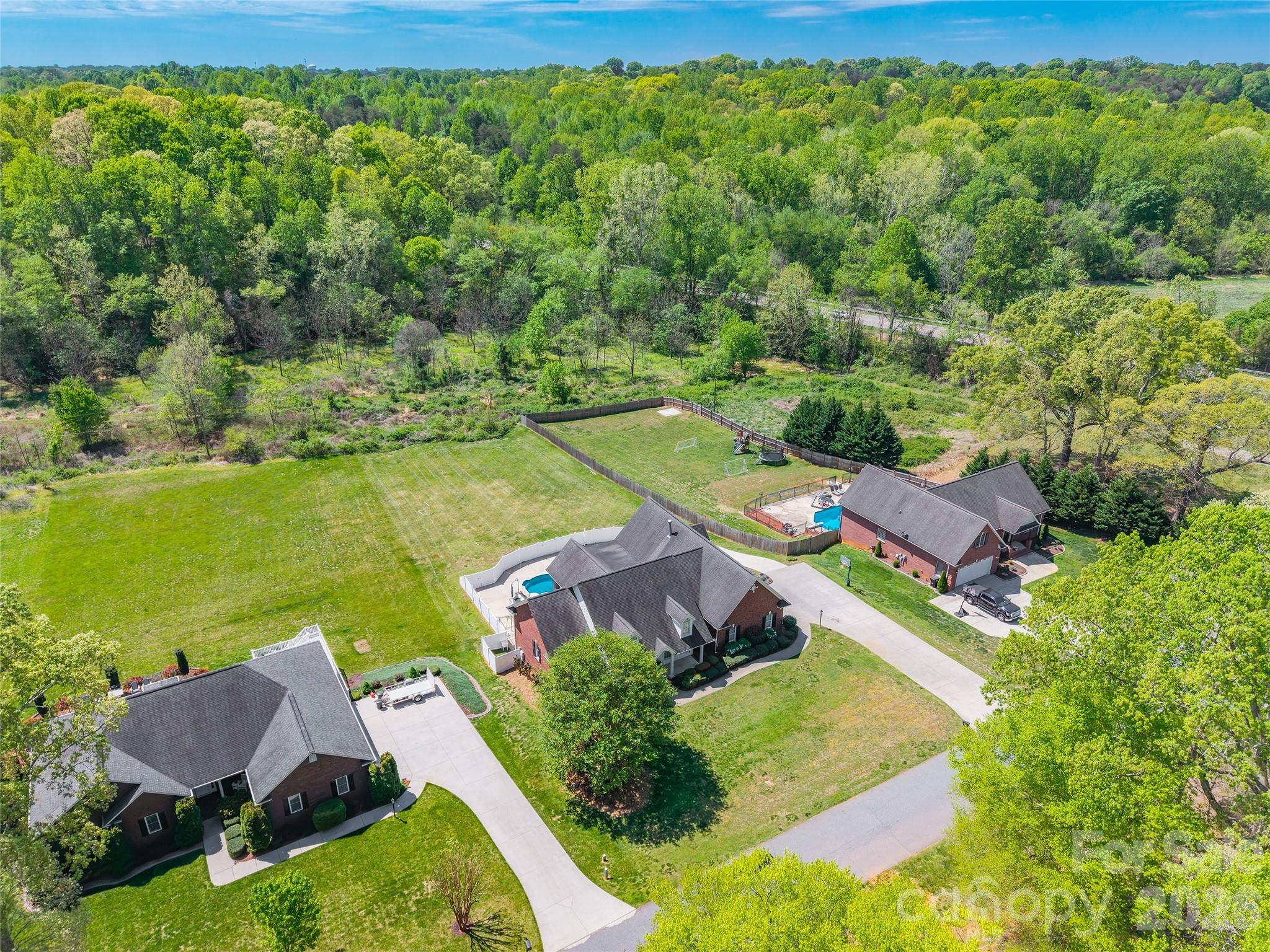 122 Upper Oak Drive — Statesville