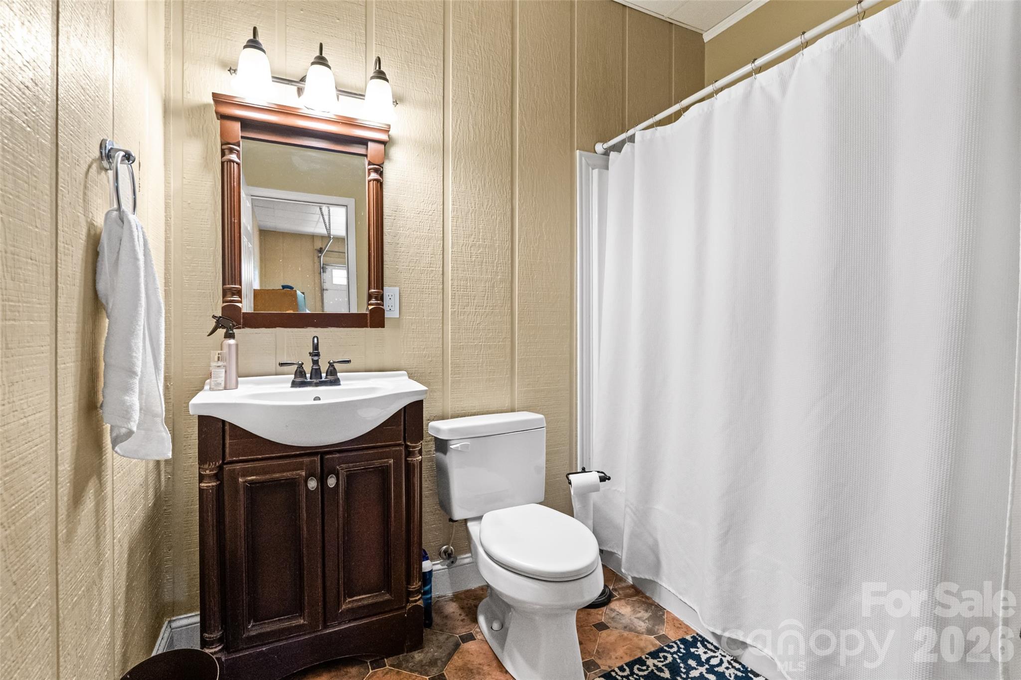 122 Upper Oak Drive — Statesville