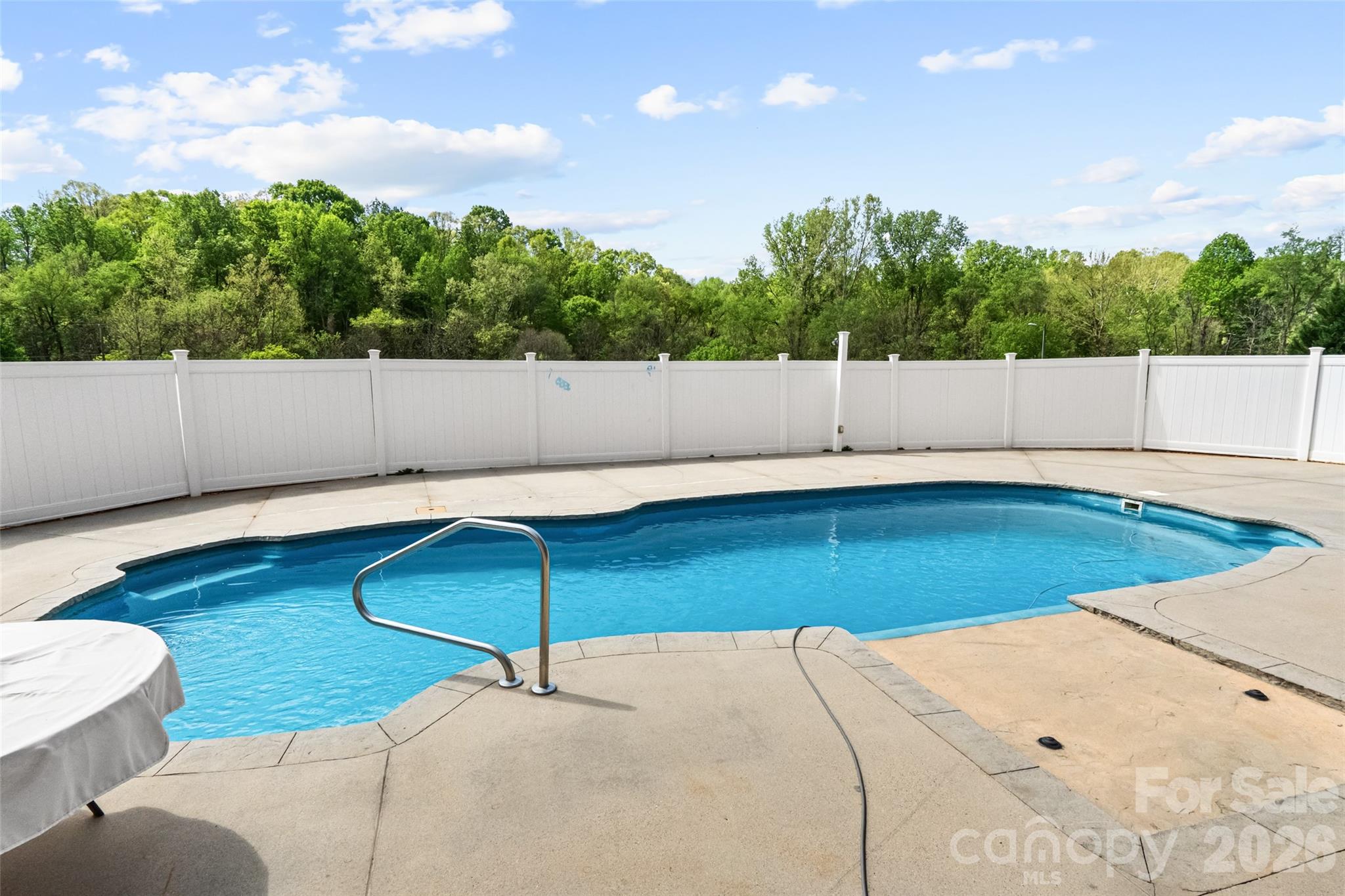 122 Upper Oak Drive — Statesville