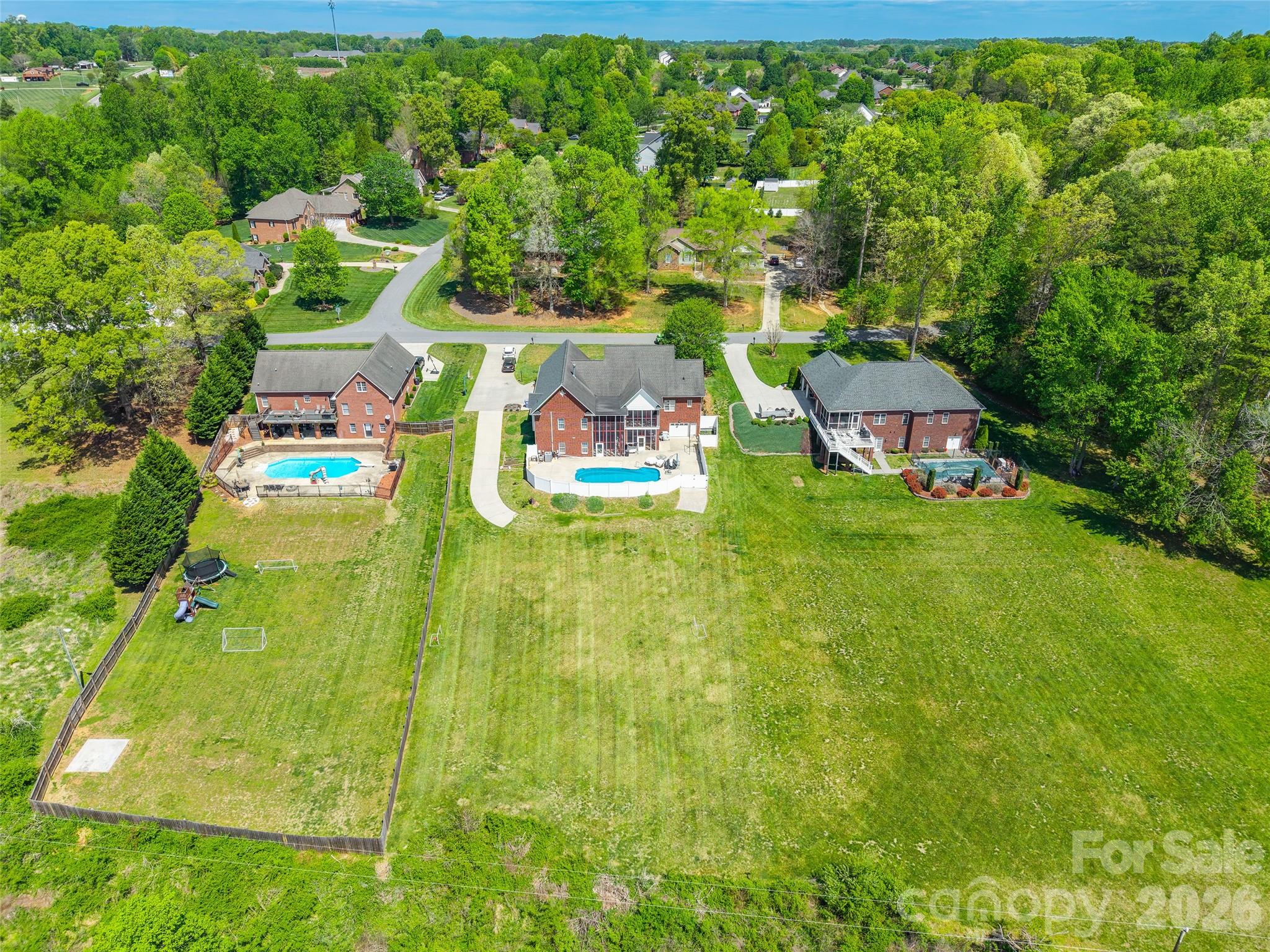 122 Upper Oak Drive — Statesville