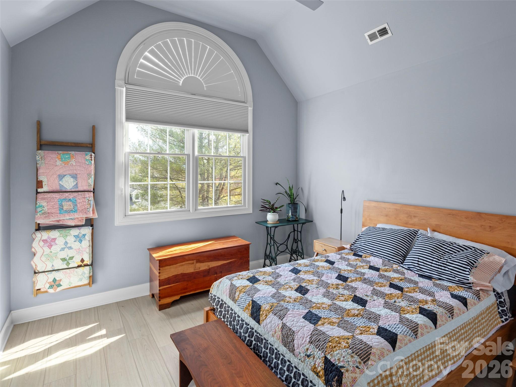 18 Brook Meadows Lane — Arden