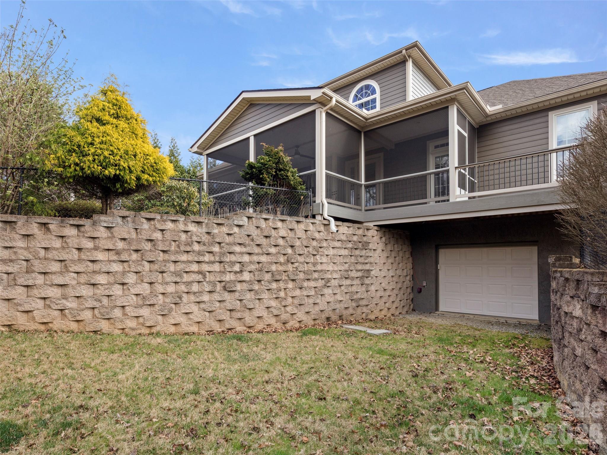 18 Brook Meadows Lane — Arden