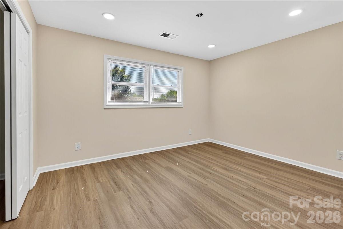 1236 Landsdowne Drive — Gastonia