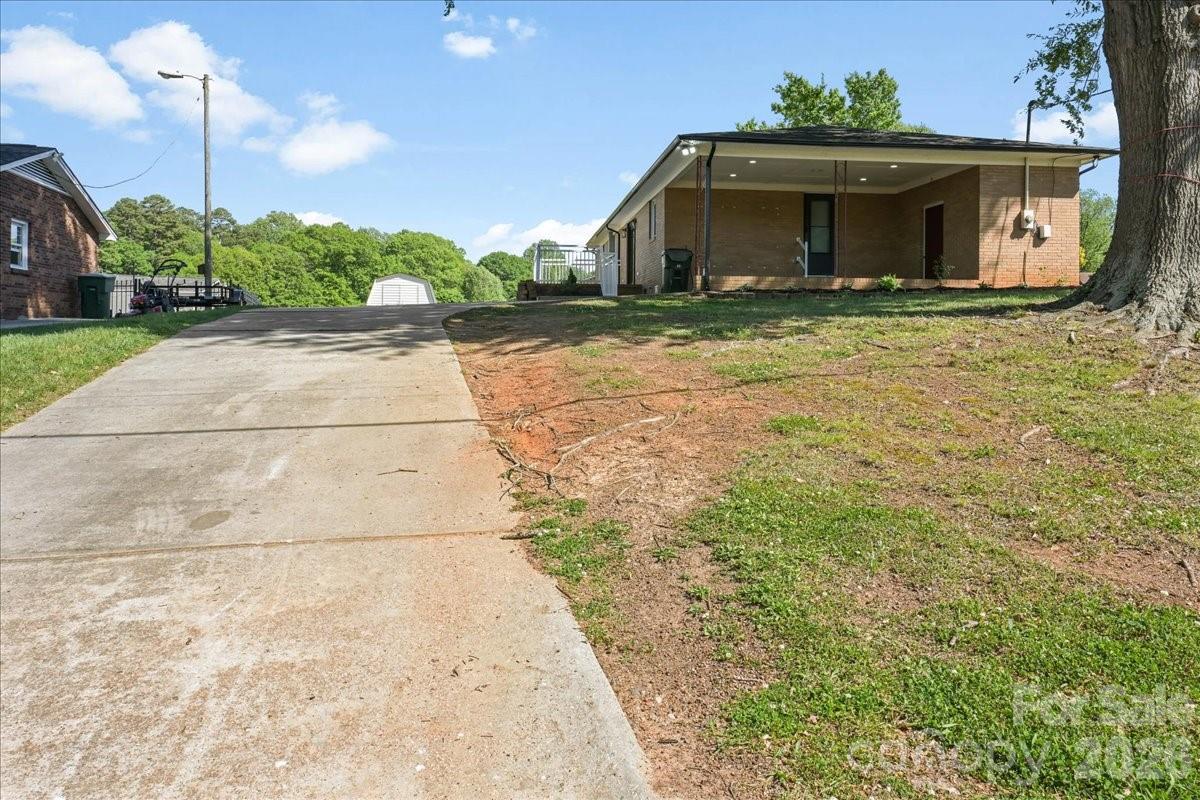 1236 Landsdowne Drive — Gastonia