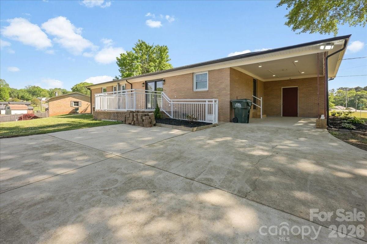 1236 Landsdowne Drive — Gastonia