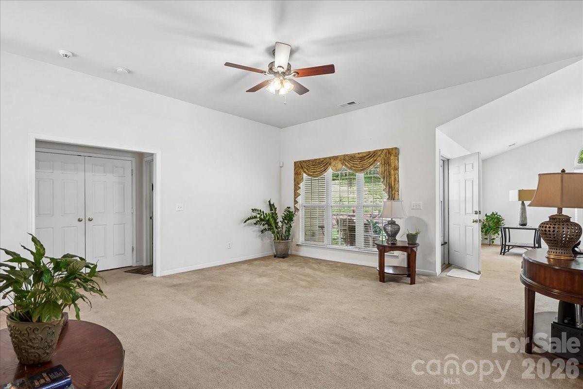 2127 Candlelight Woods Drive — Matthews