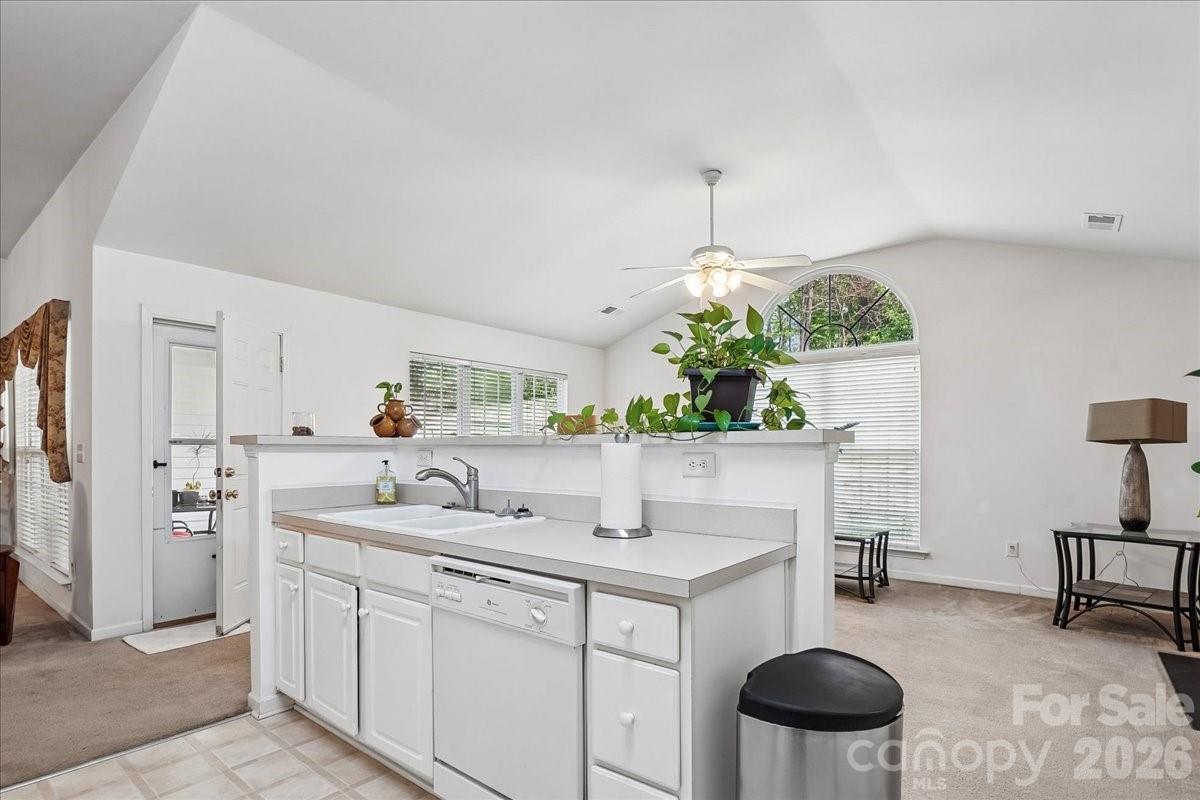 2127 Candlelight Woods Drive — Matthews