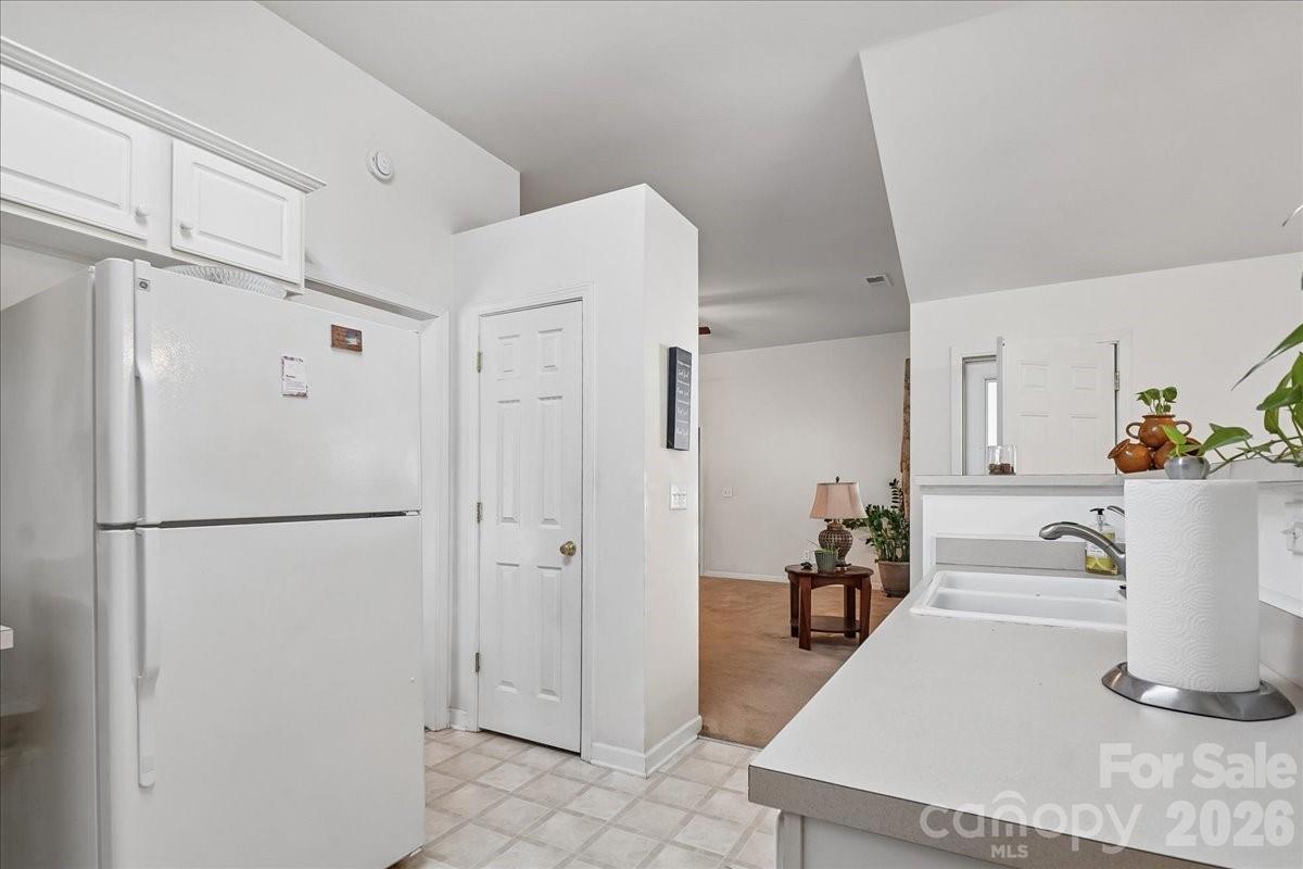 2127 Candlelight Woods Drive — Matthews