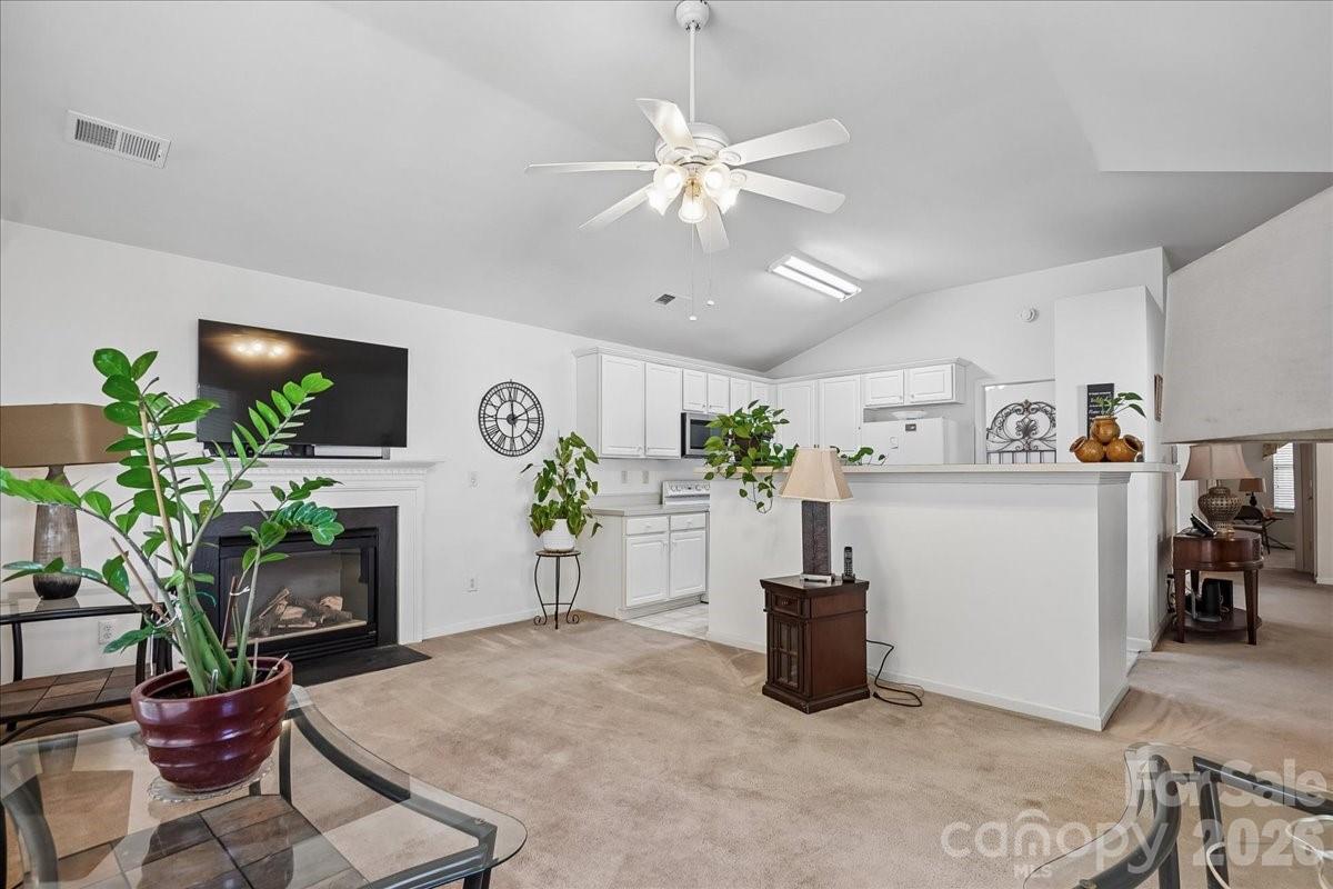 2127 Candlelight Woods Drive — Matthews