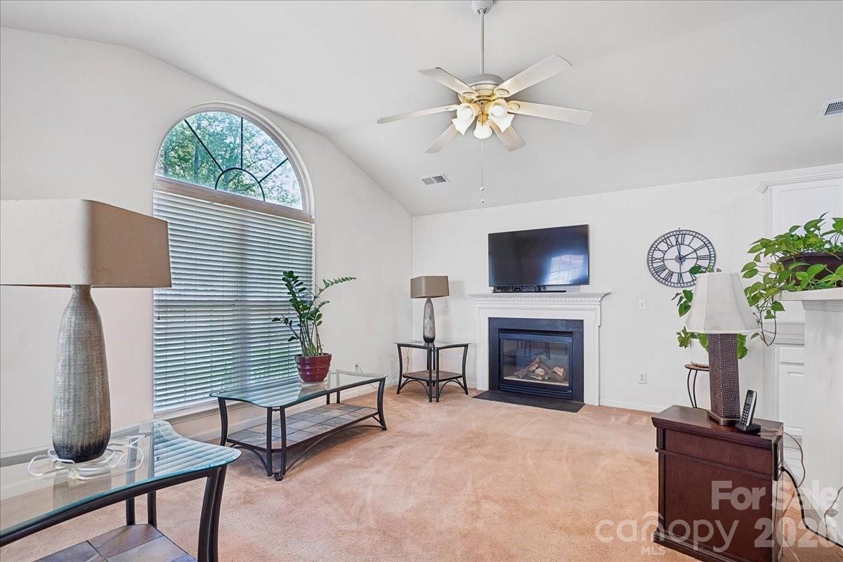 2127 Candlelight Woods Drive — Matthews