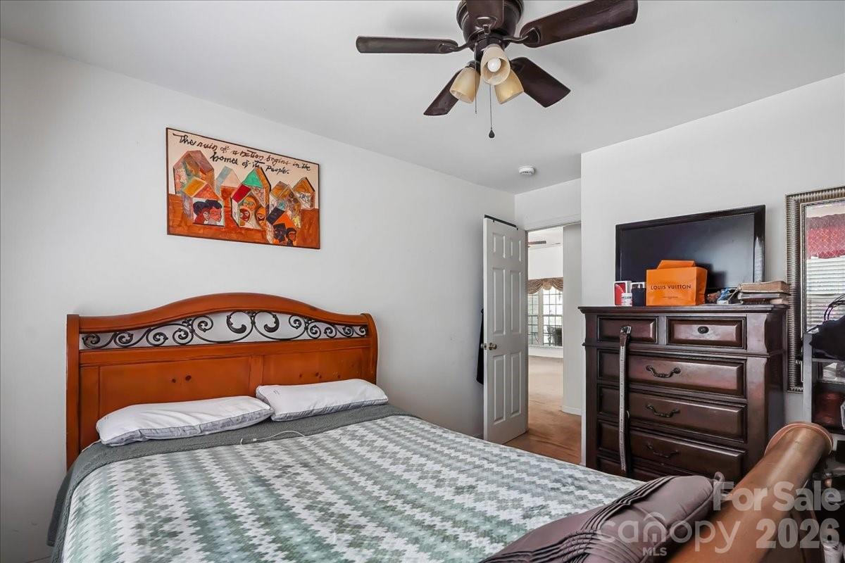 2127 Candlelight Woods Drive — Matthews