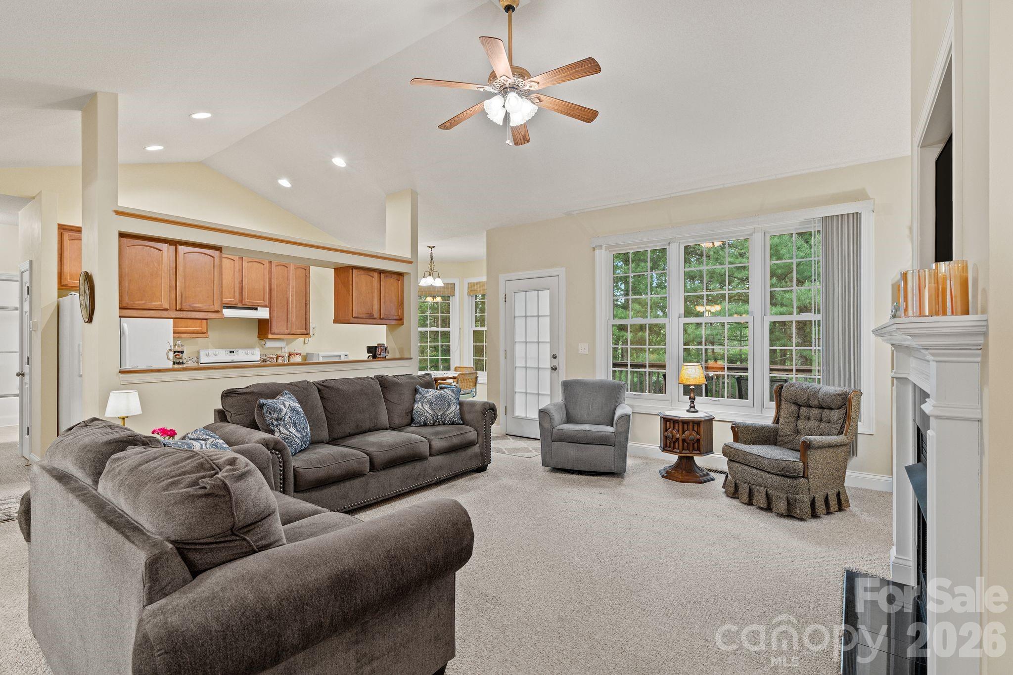 112 Chestnut Lane — Hendersonville