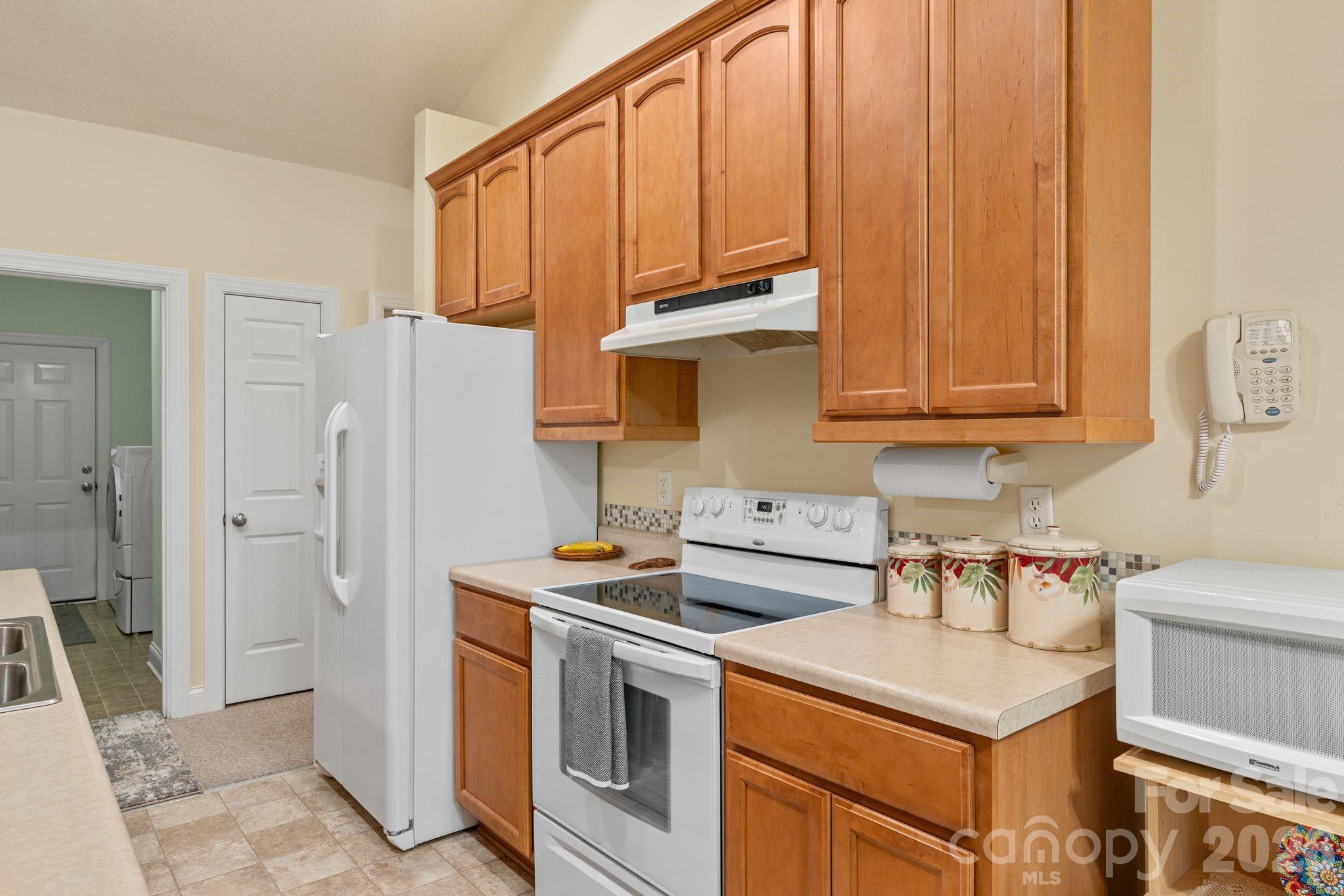 112 Chestnut Lane — Hendersonville