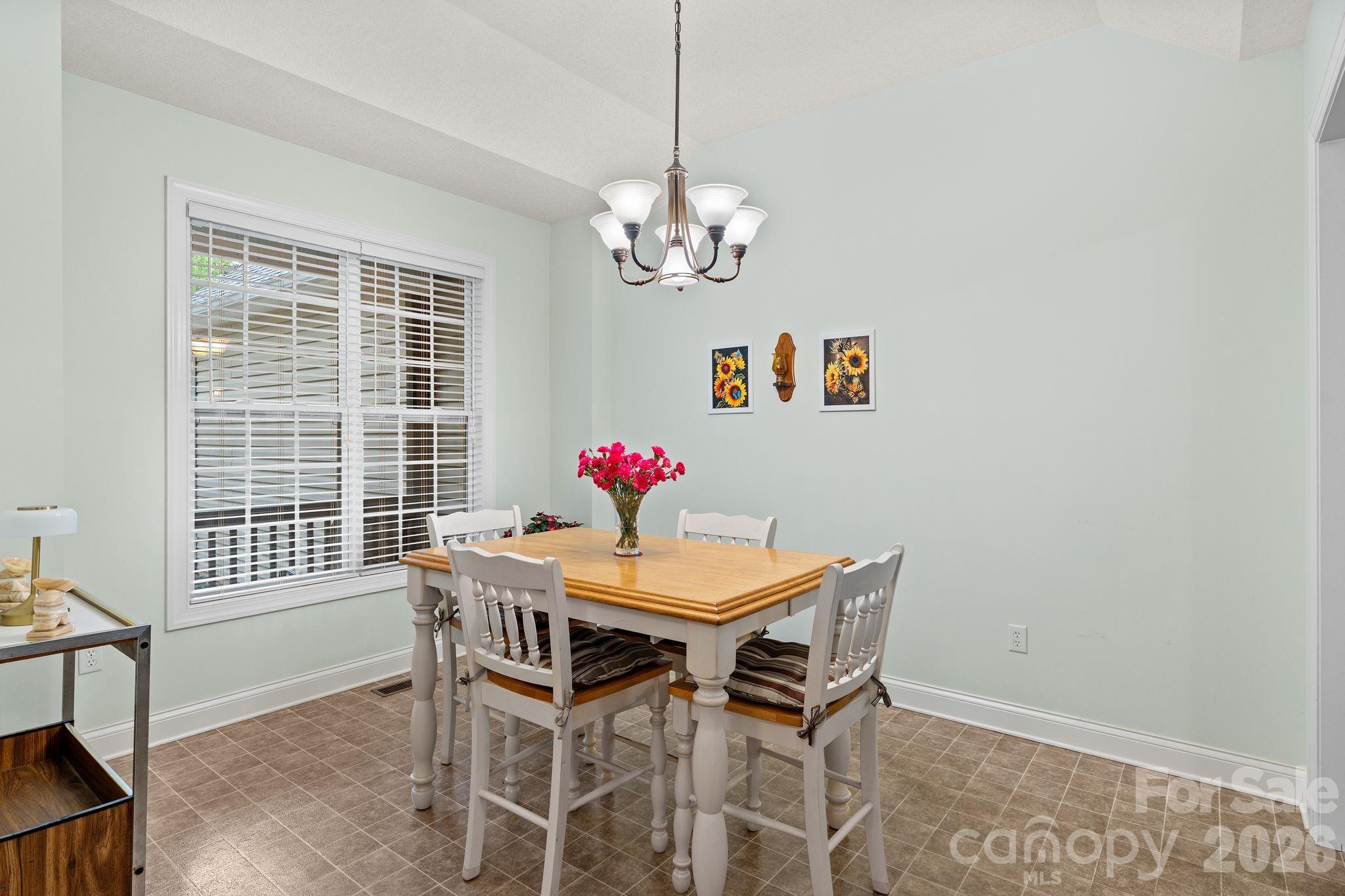 112 Chestnut Lane — Hendersonville