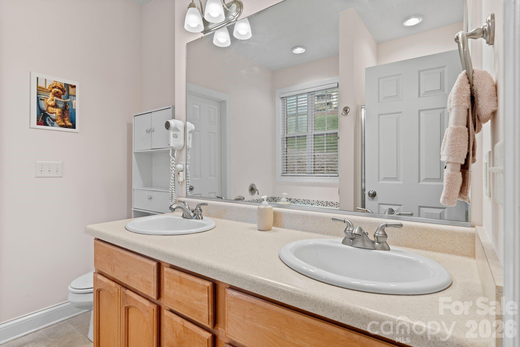 112 Chestnut Lane — Hendersonville