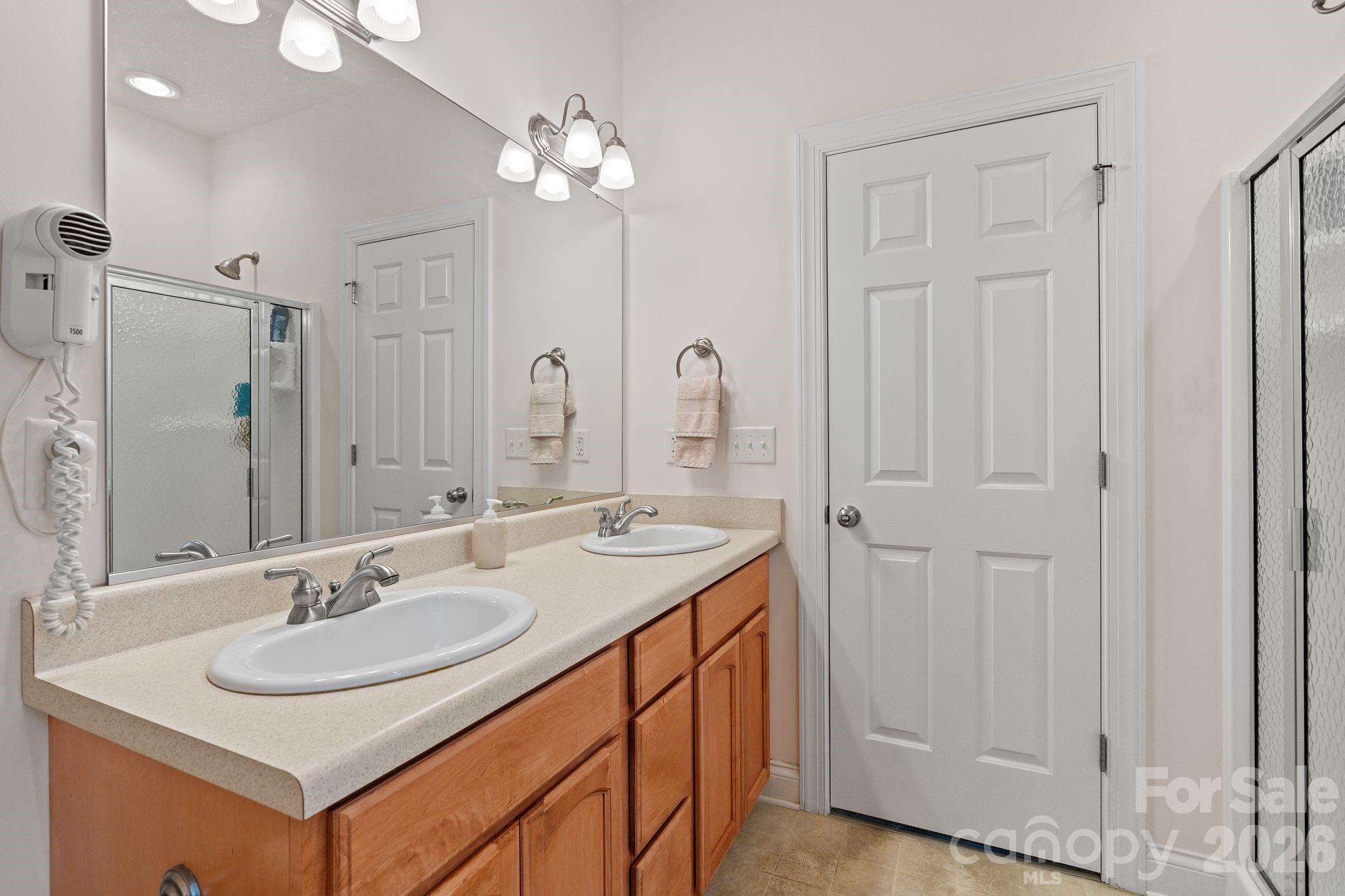112 Chestnut Lane — Hendersonville