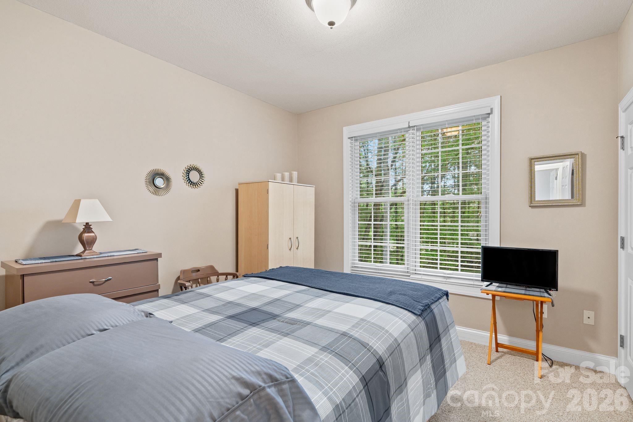 112 Chestnut Lane — Hendersonville